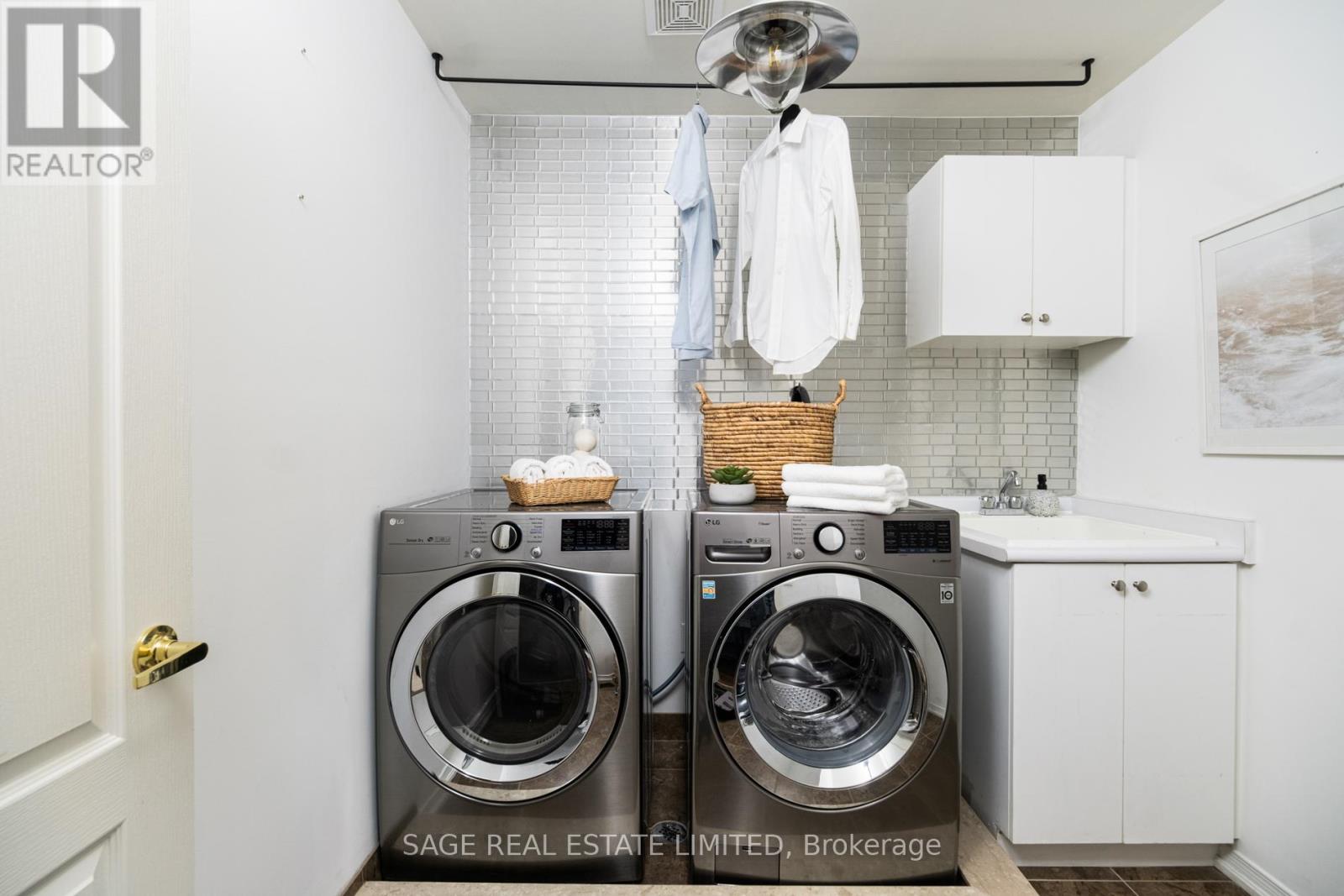 157 DELBERT CIRCLE - 38