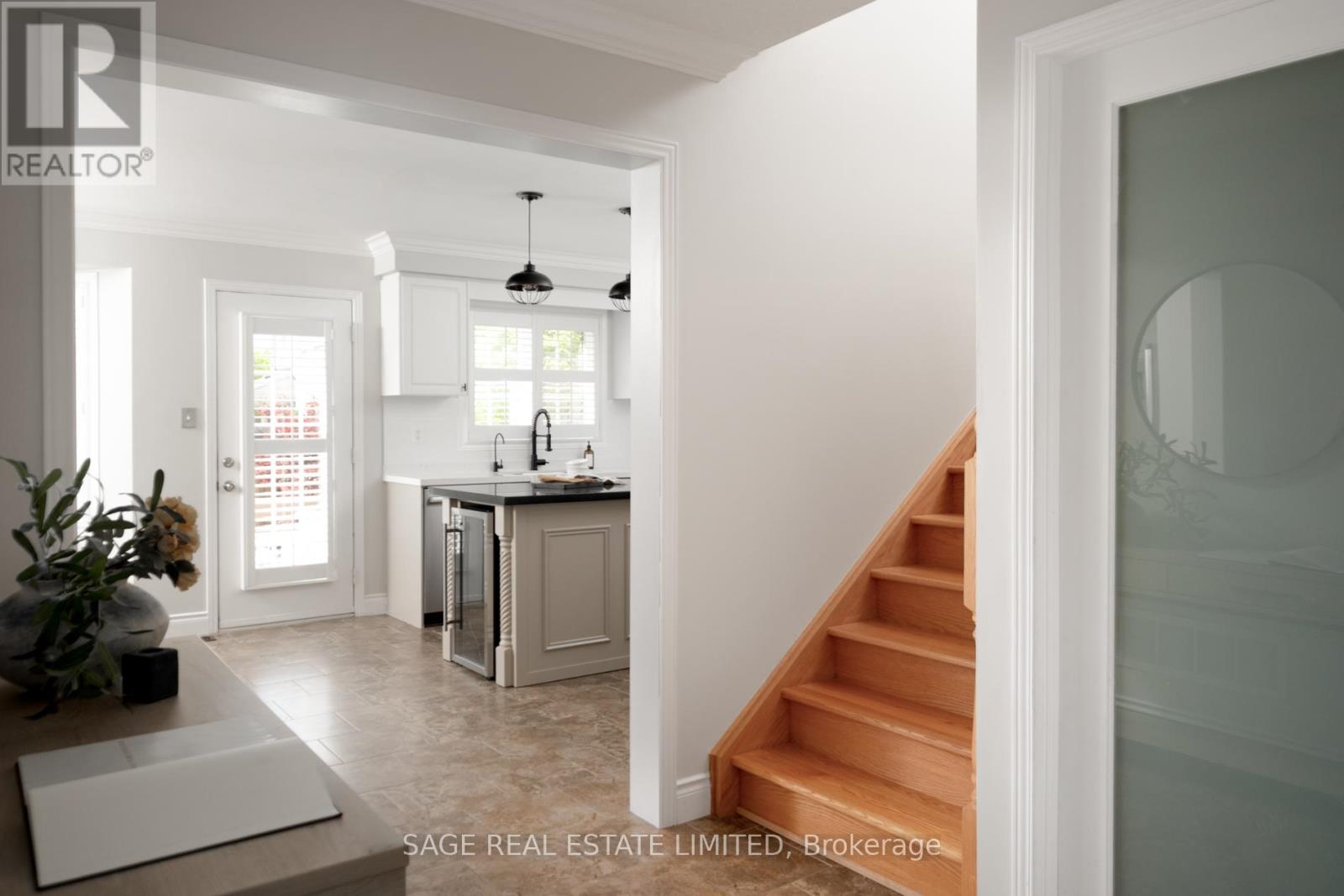 157 DELBERT CIRCLE - 9