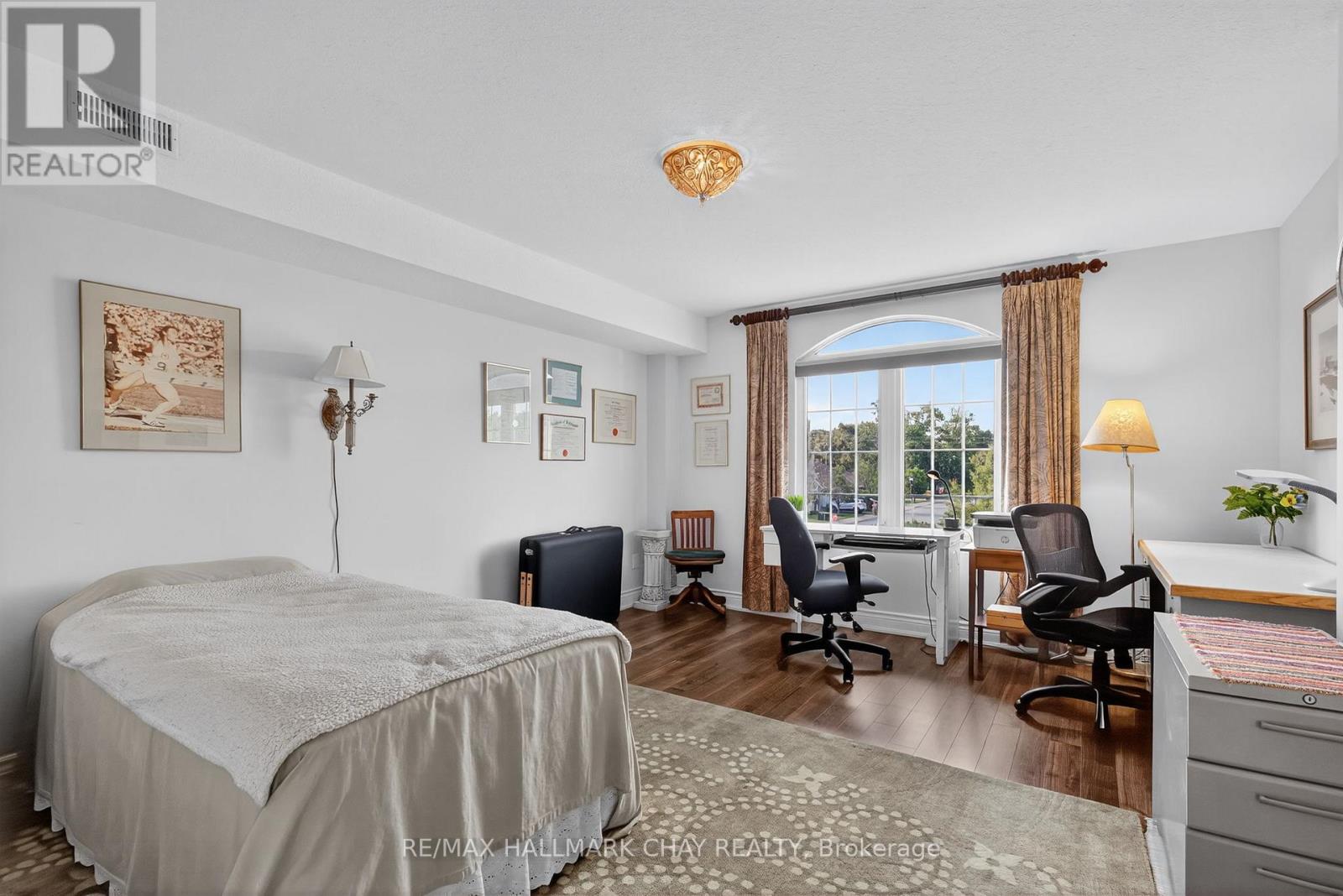 #10 222 STEEL STREET - 9
