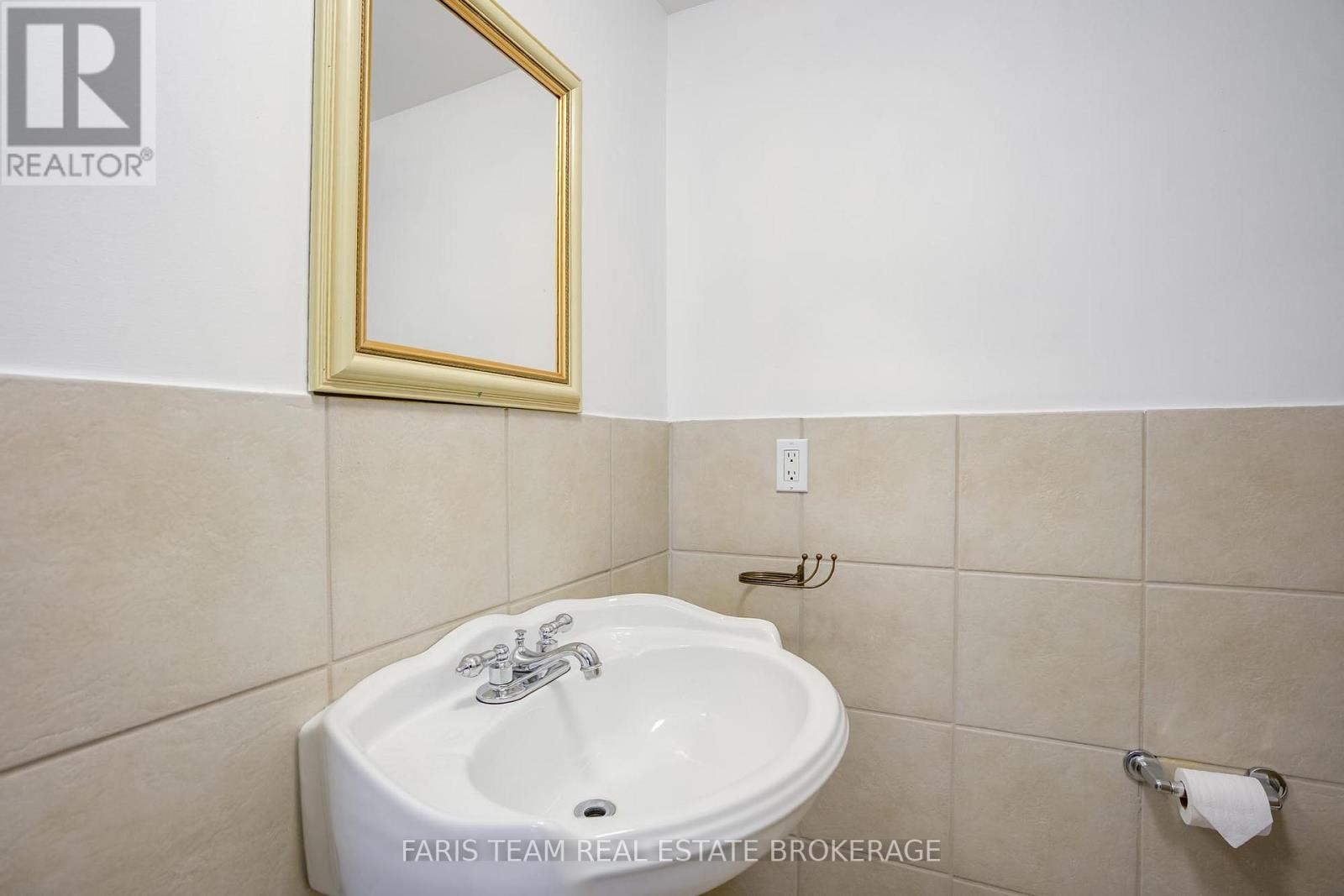 1787 CHAMPLAIN ROAD - 16