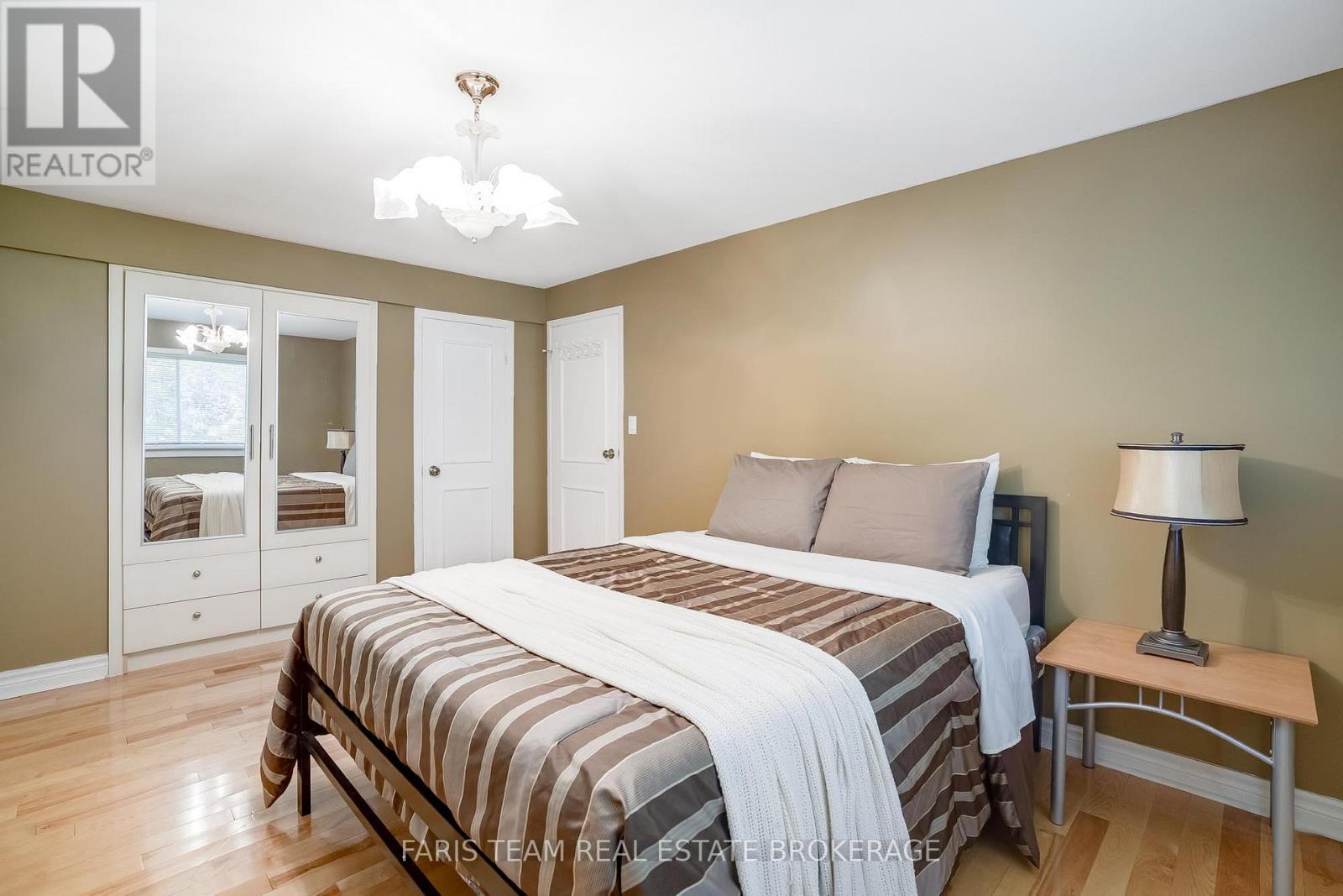 1787 CHAMPLAIN ROAD - 19