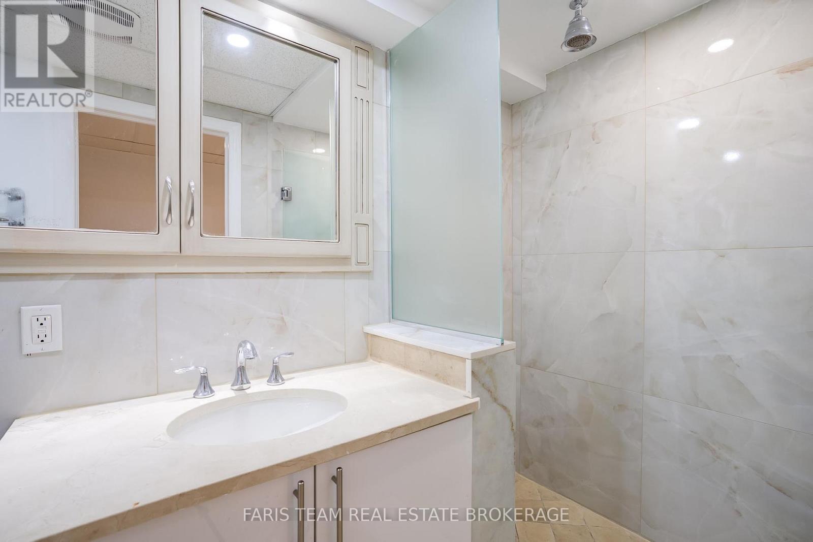 1787 CHAMPLAIN ROAD - 27