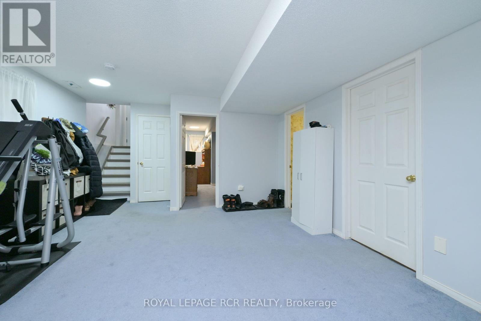 121 DYER DRIVE - 16