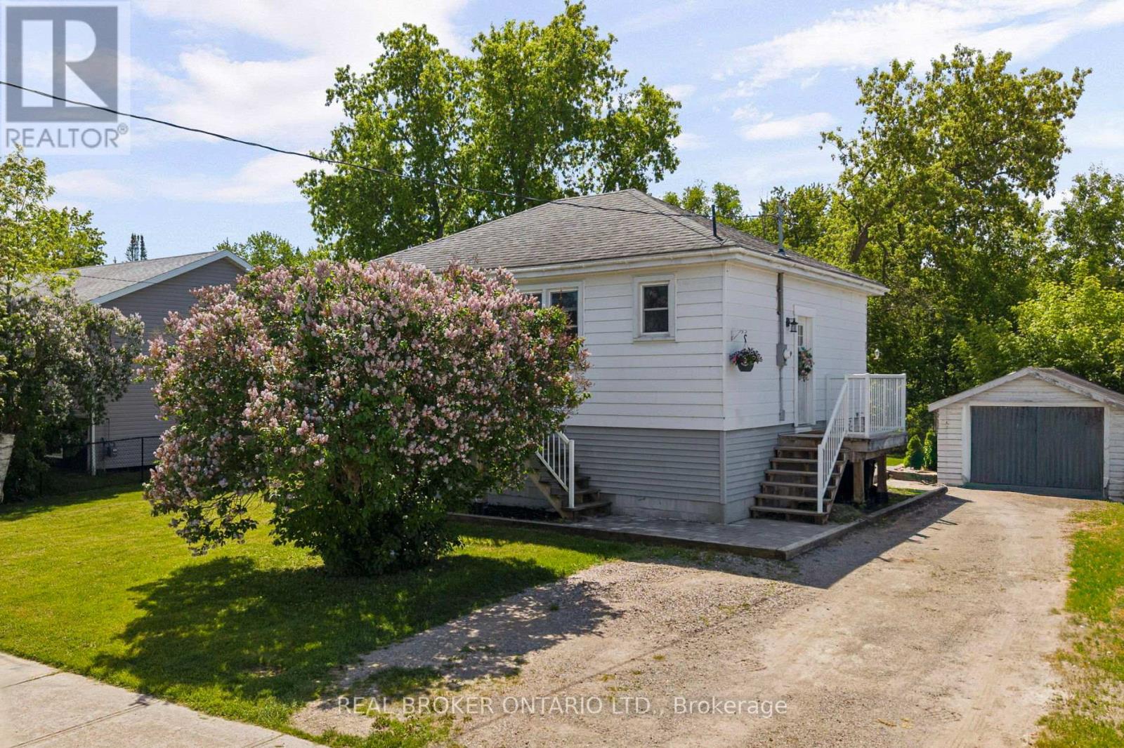 13 STURGEON BAY ROAD