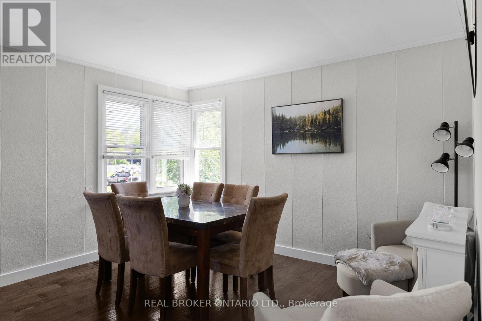 13 STURGEON BAY ROAD - 15
