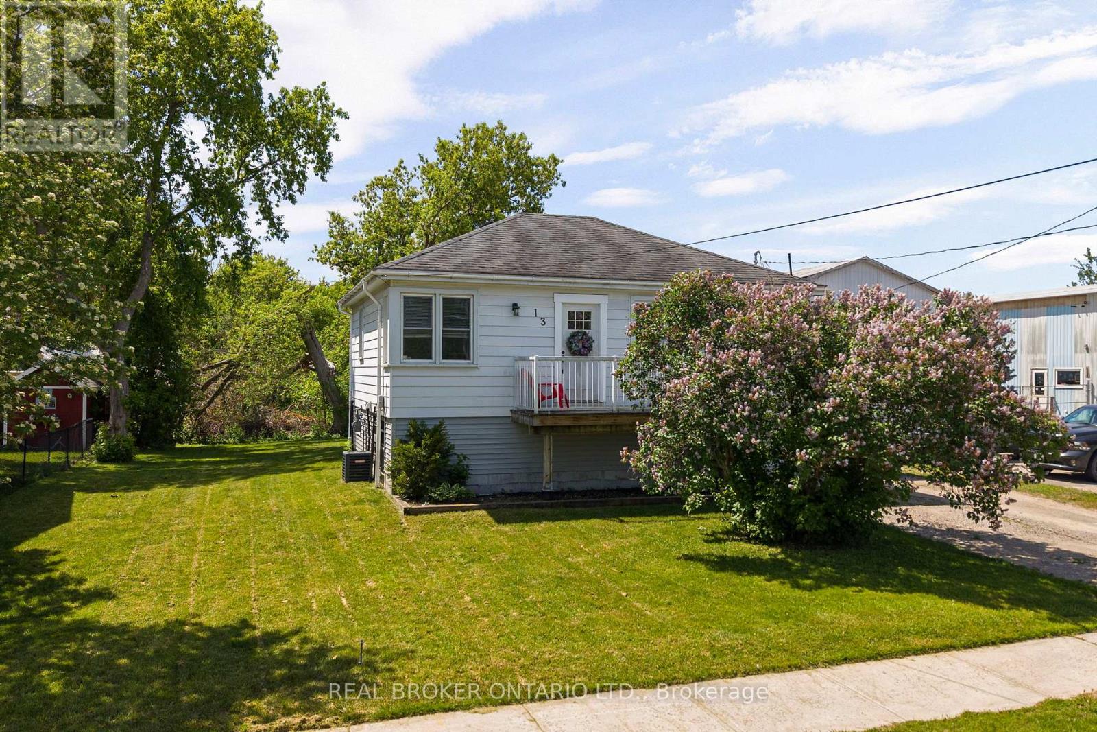 13 STURGEON BAY ROAD - 38