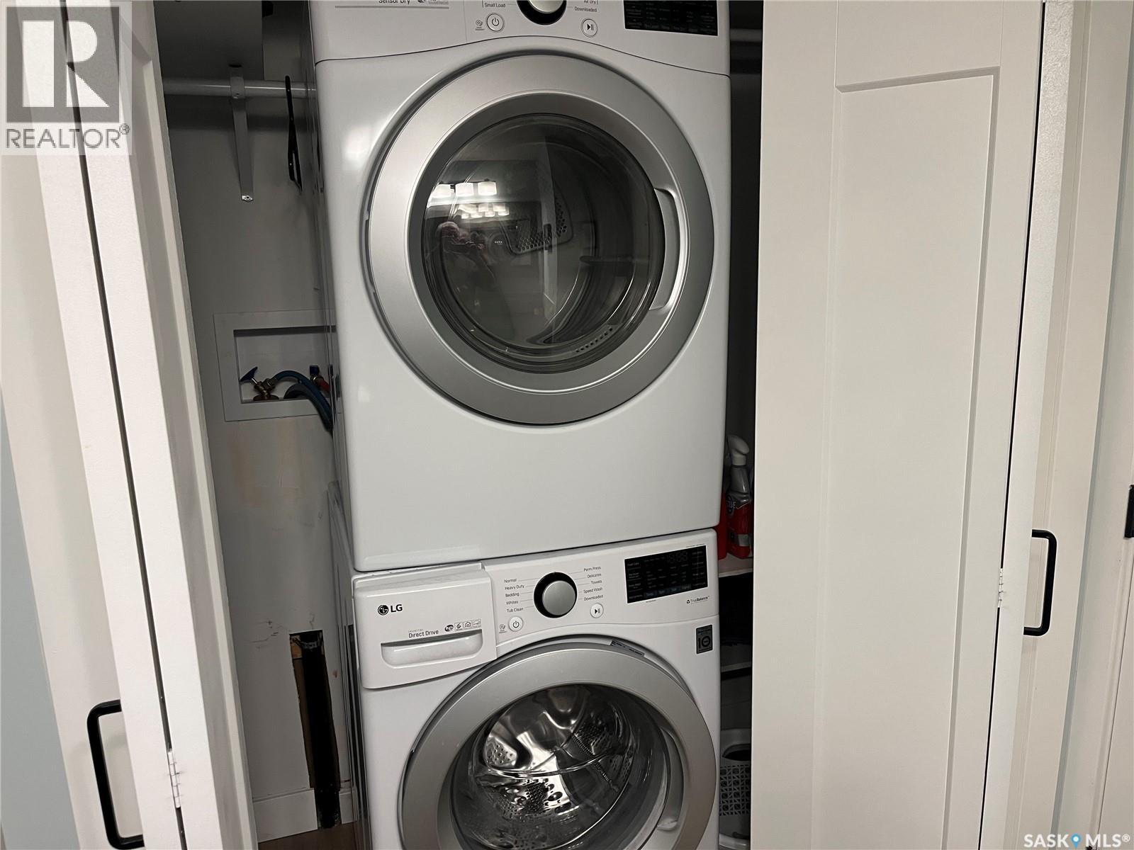 11 PLAINSVIEW DRIVE - 15