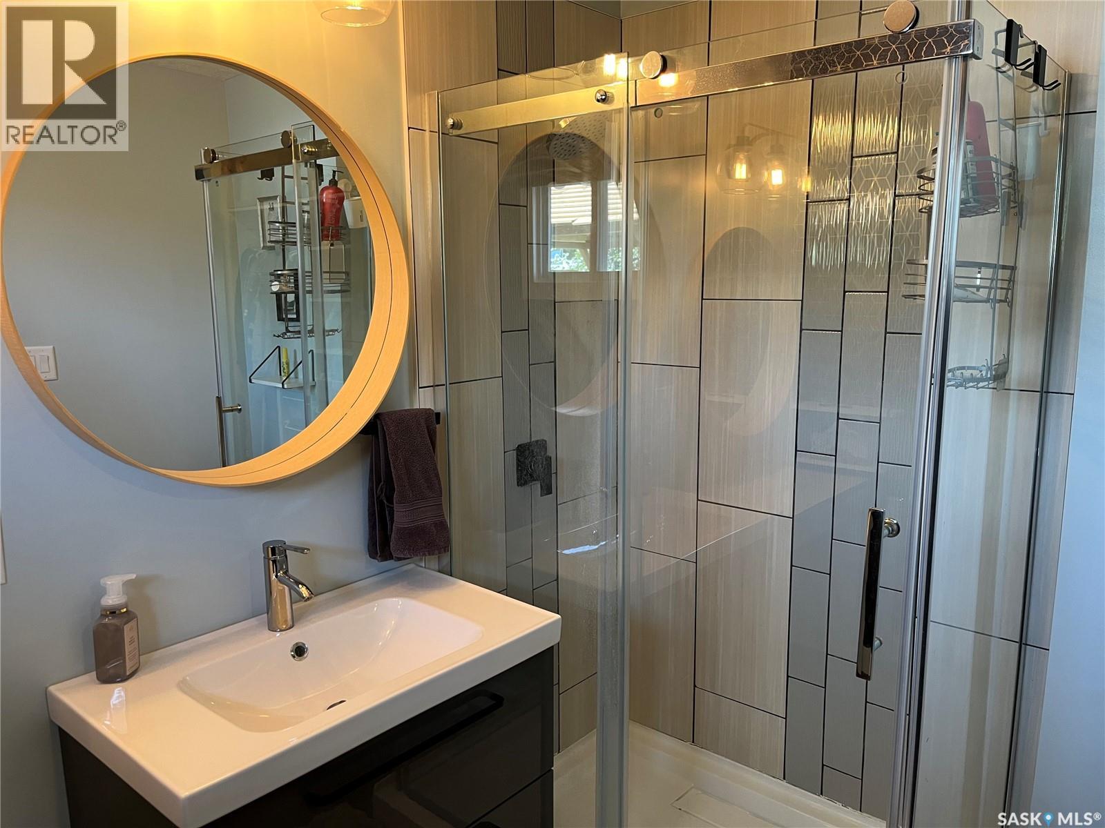 11 PLAINSVIEW DRIVE - 20