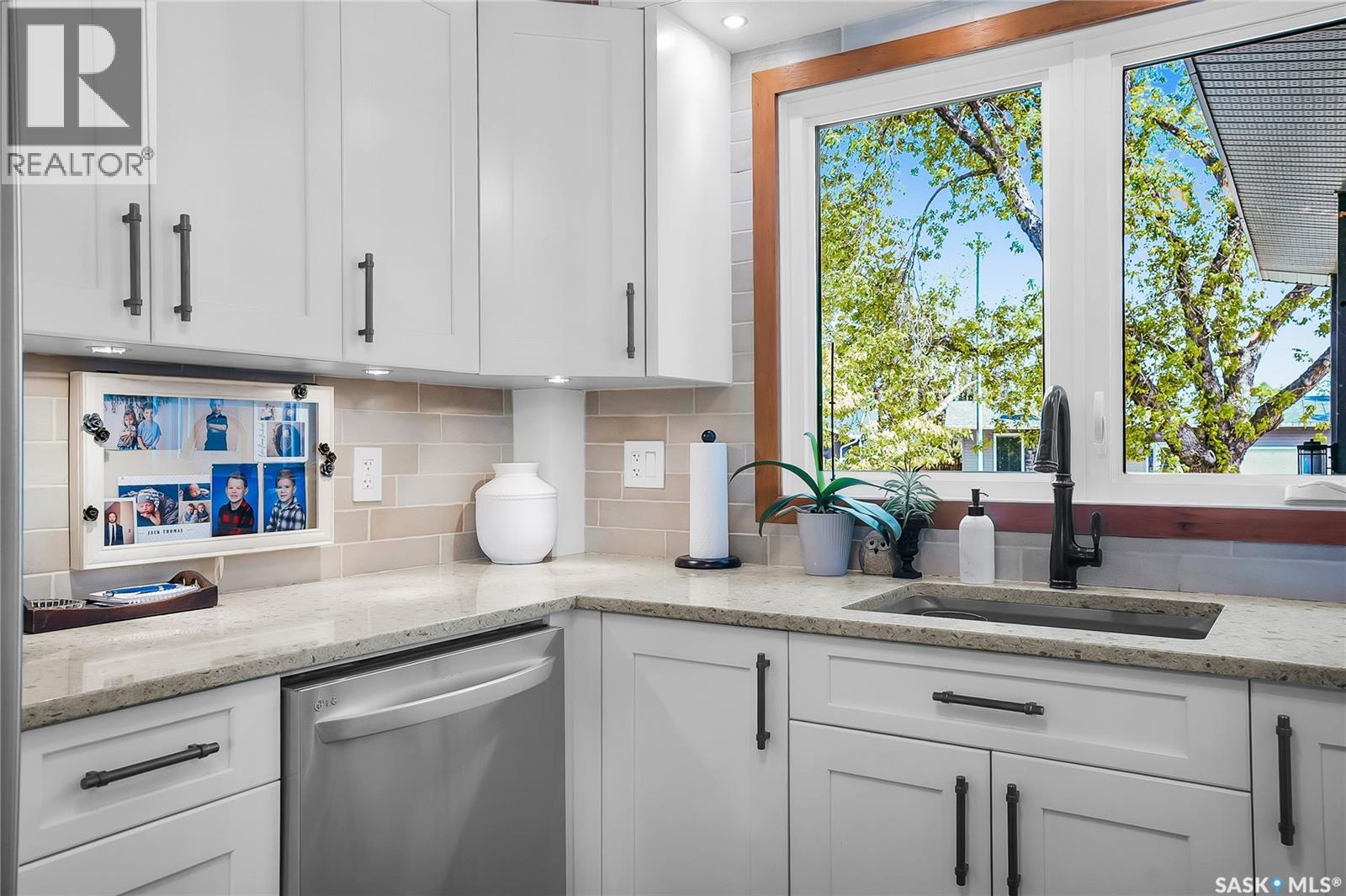 415 Chitek CRESCENT - 15