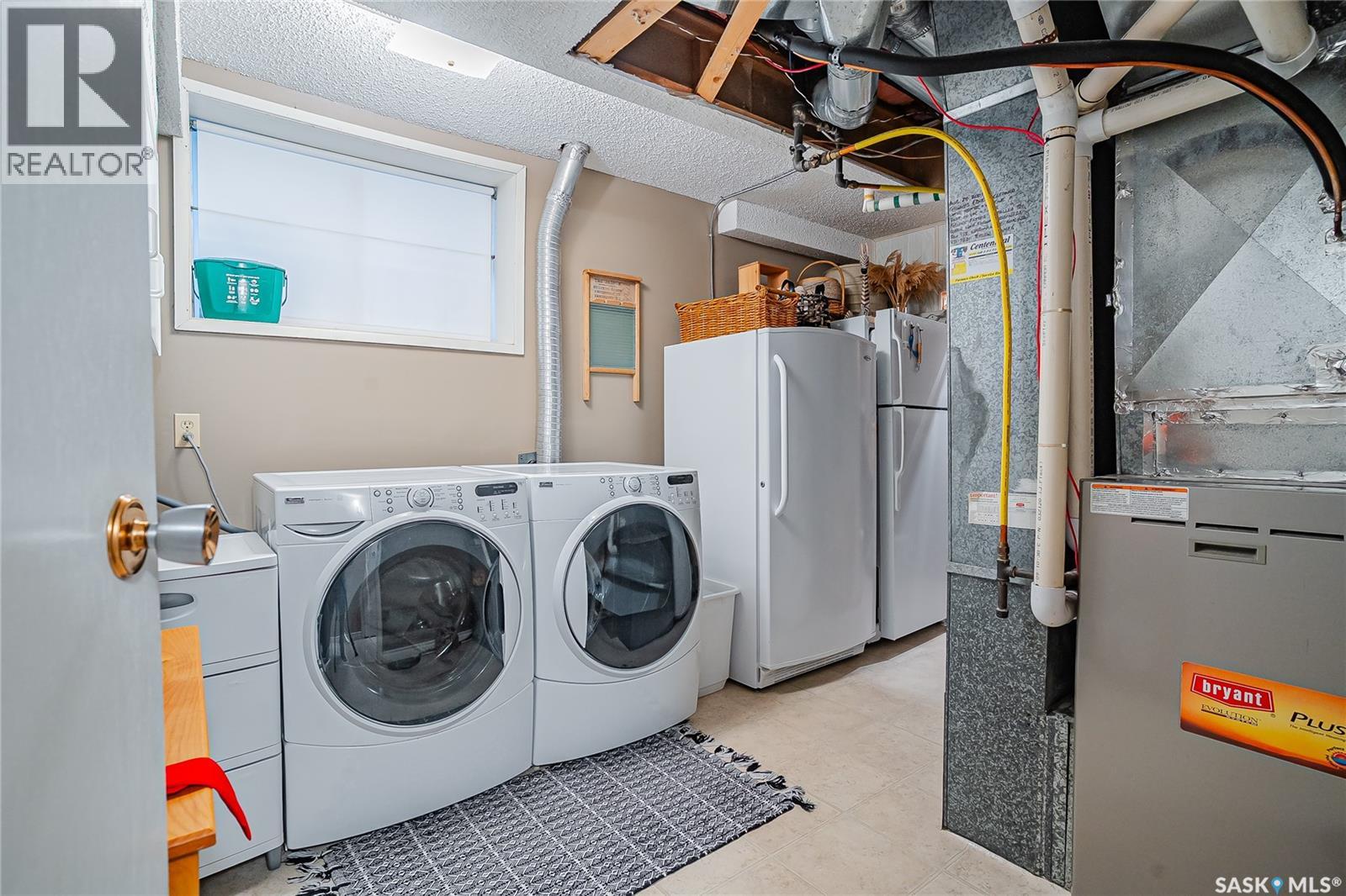 415 Chitek CRESCENT - 36