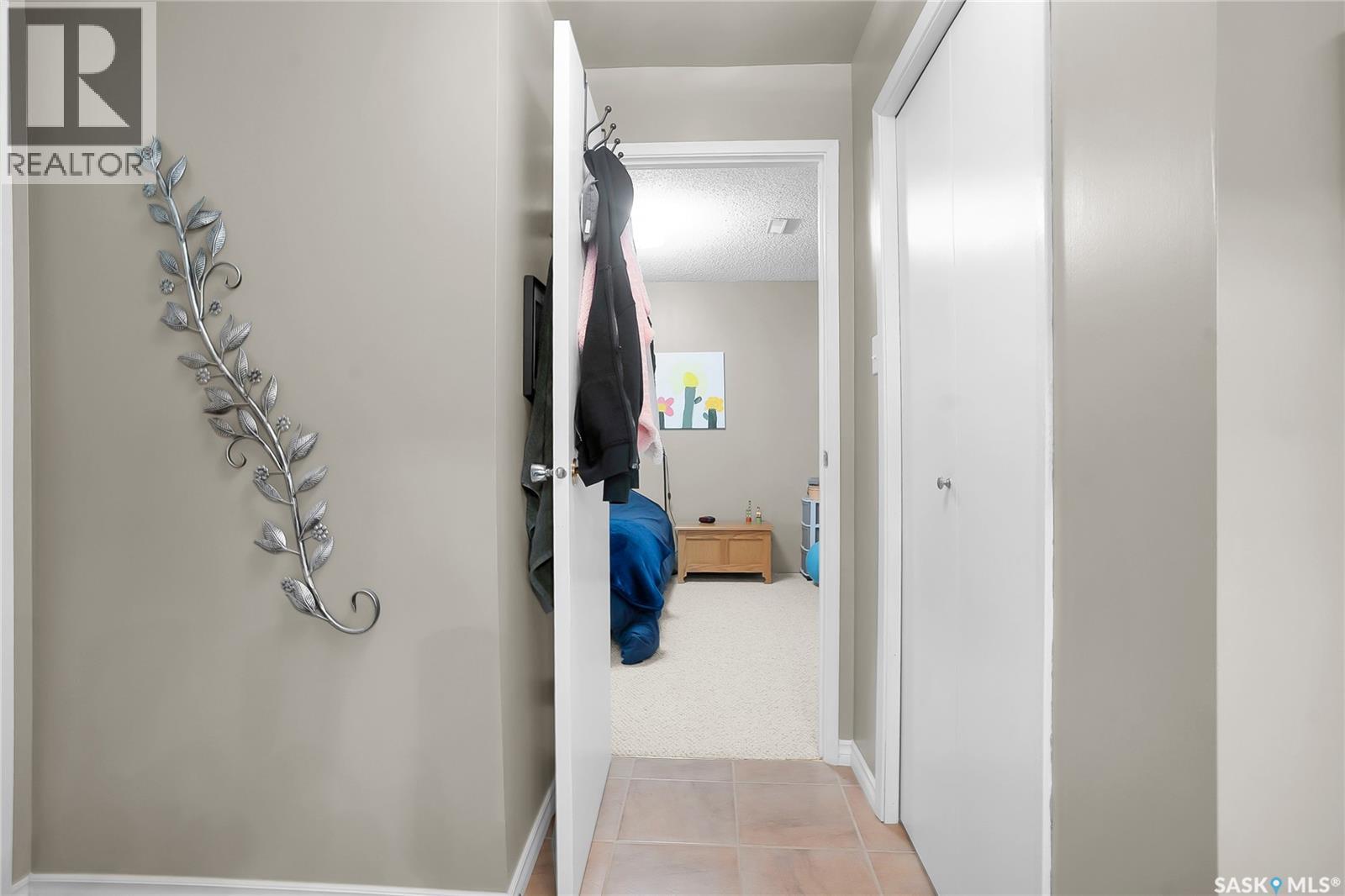 415 Chitek CRESCENT - 42