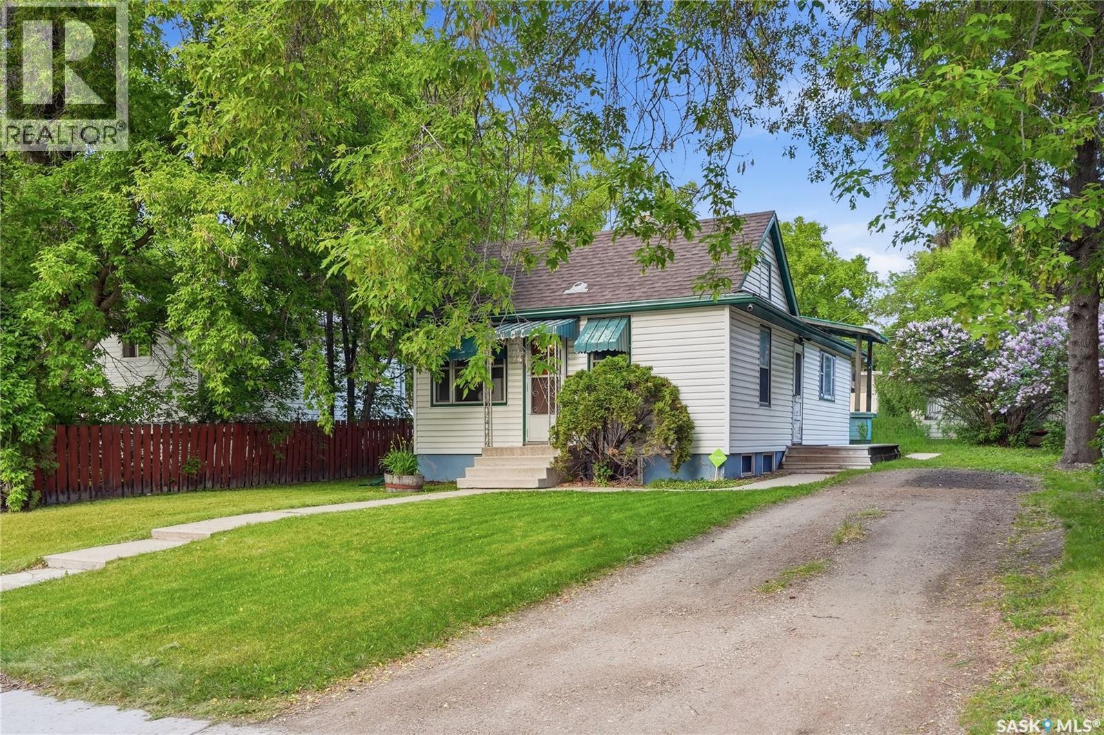 1148 K AVENUE N - 1