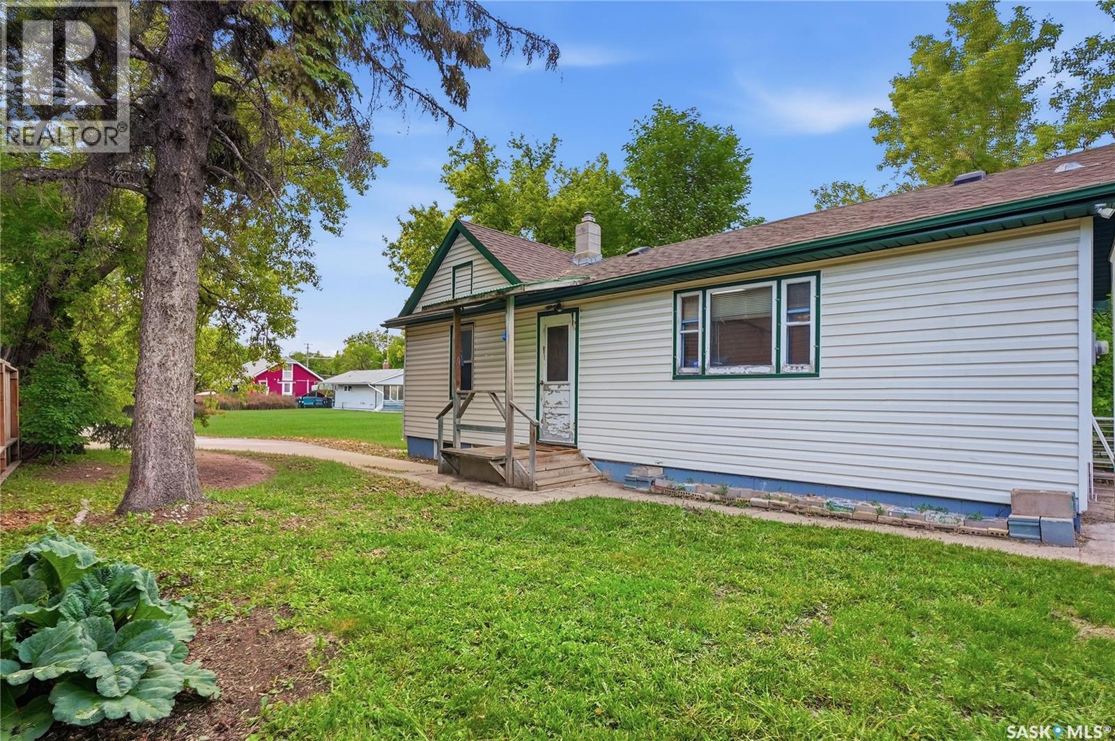 1148 K AVENUE N - 4
