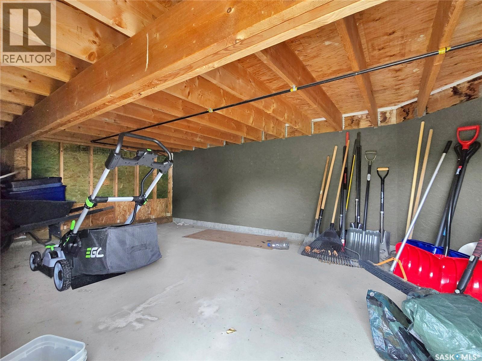 428 Faldo CRESCENT — photo 43