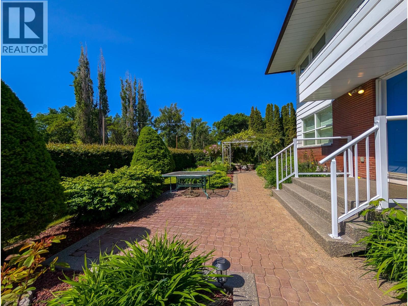 1689 BIRCH STREET - 11
