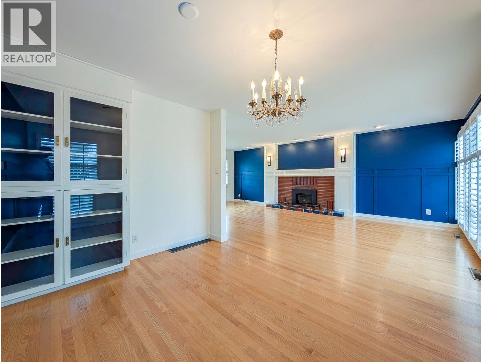 1689 BIRCH STREET - 19