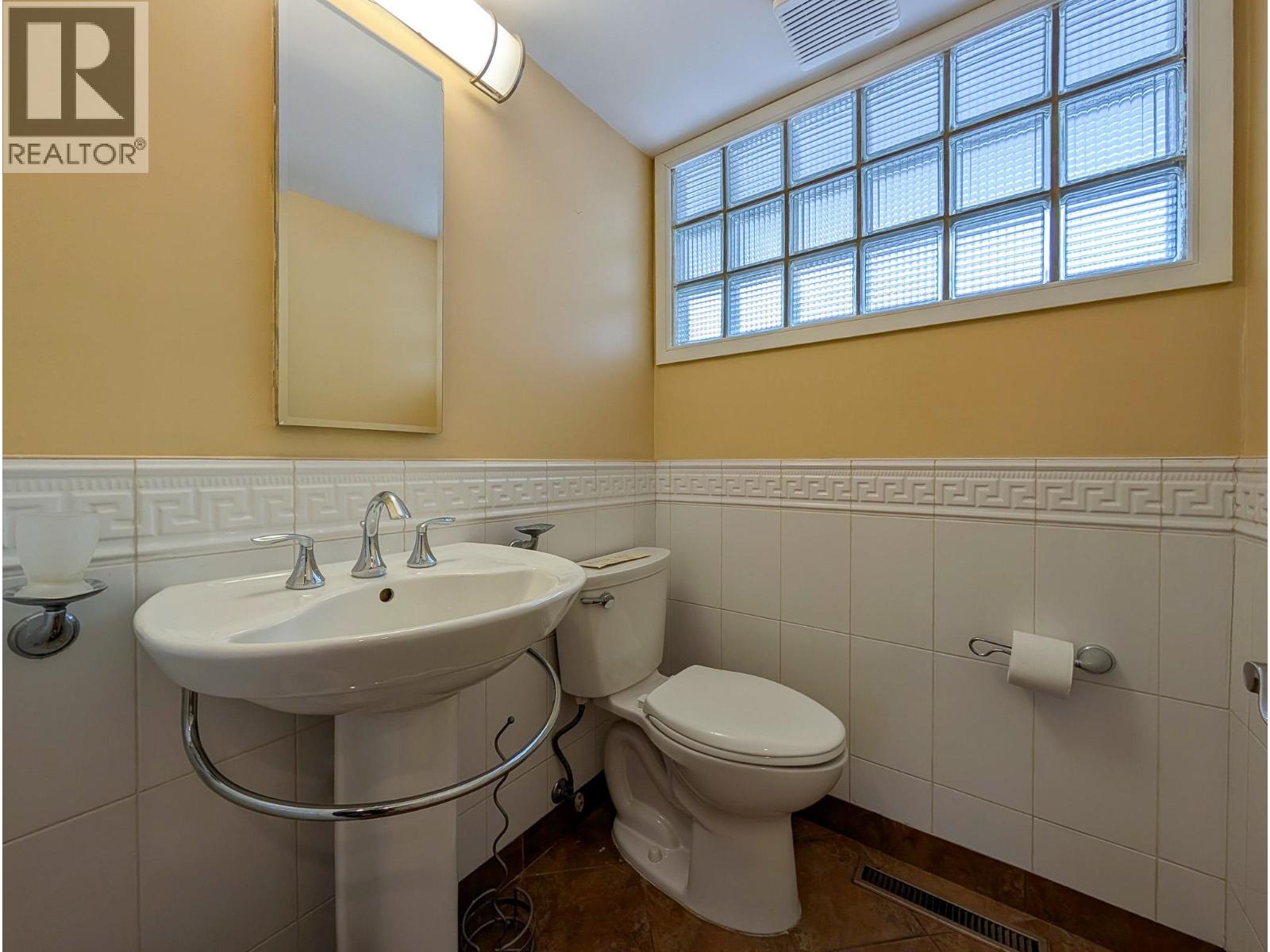 1689 BIRCH STREET - 24