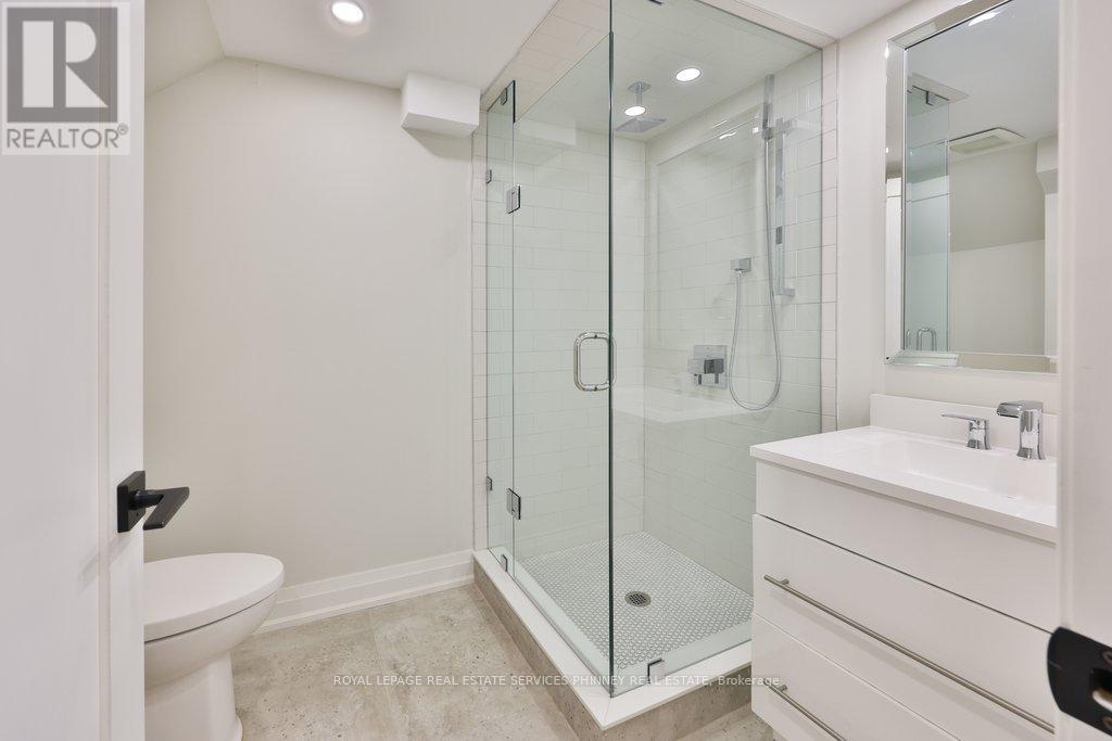 1638 RUSCOMBE CLOSE - 30
