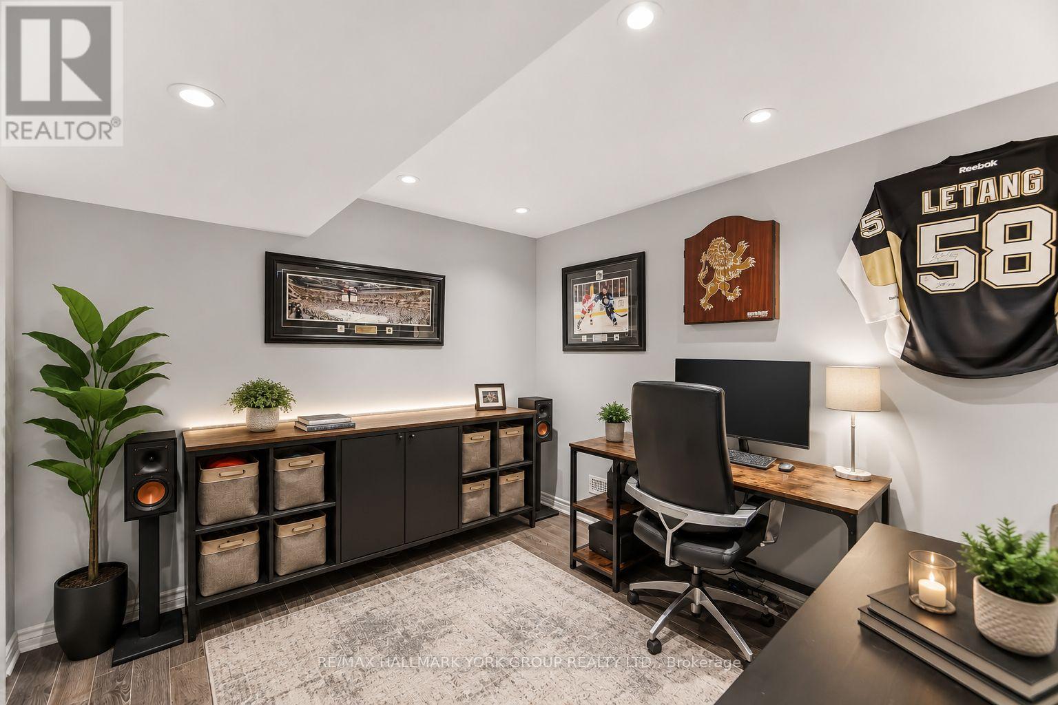 882 MCDUFFE CRESCENT - 17