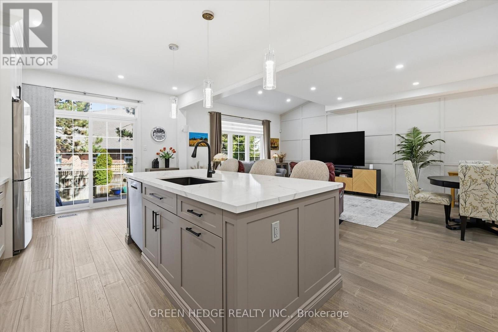 #5 4360 MILLCROFT PARK DRIVE - 15