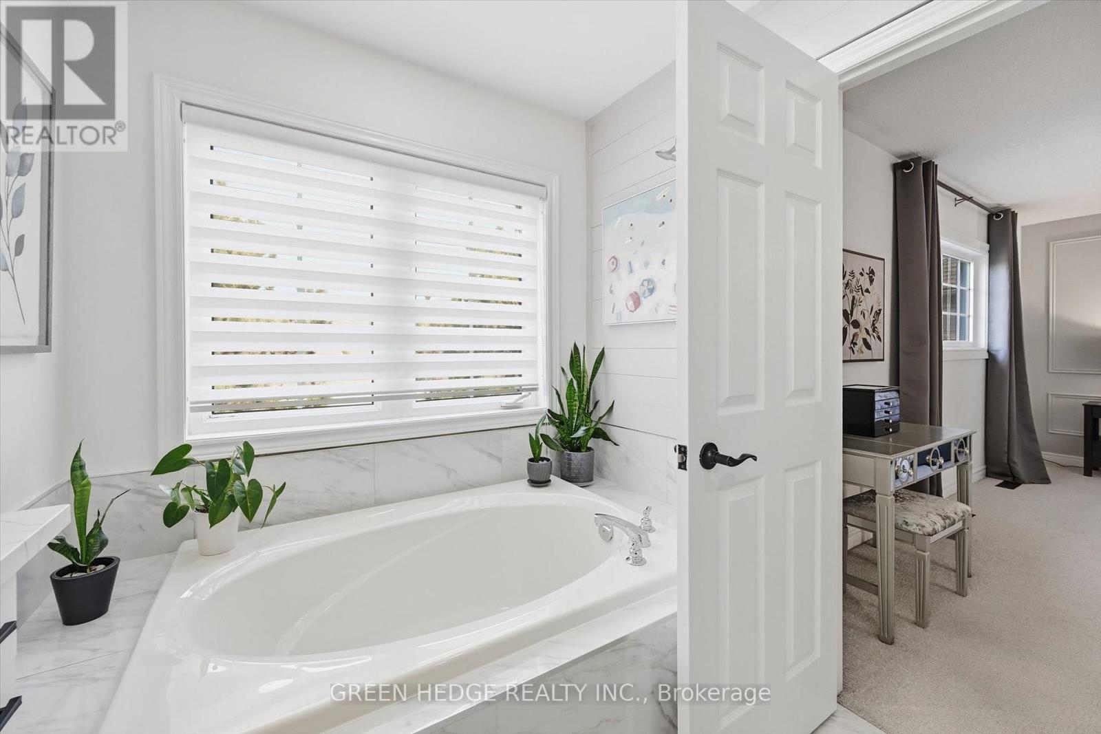 #5 4360 MILLCROFT PARK DRIVE - 29