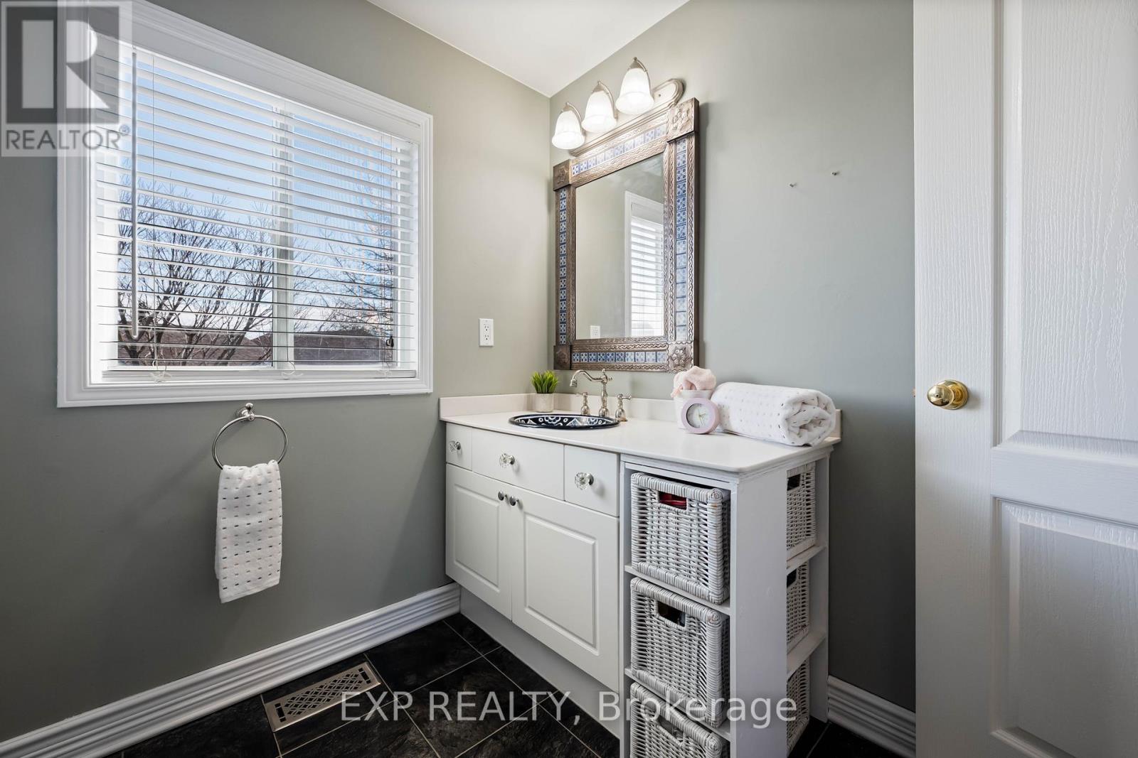 10 MCKITRICK DRIVE - 25