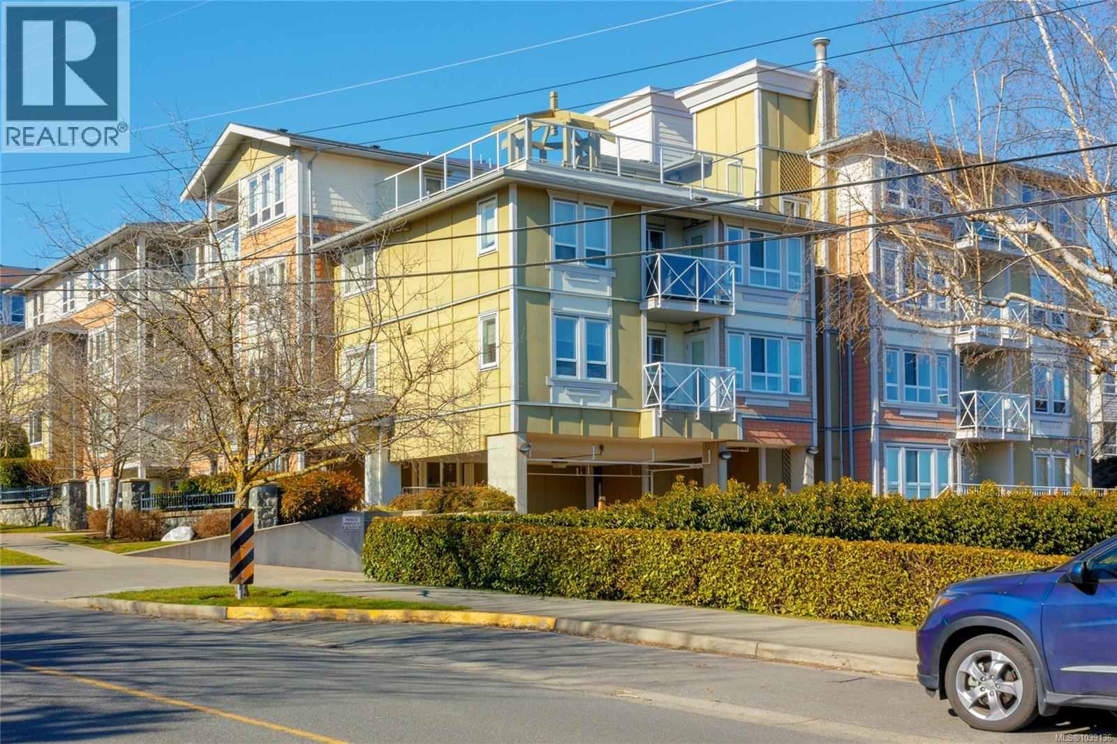 105 1514 Church Ave, Saanich