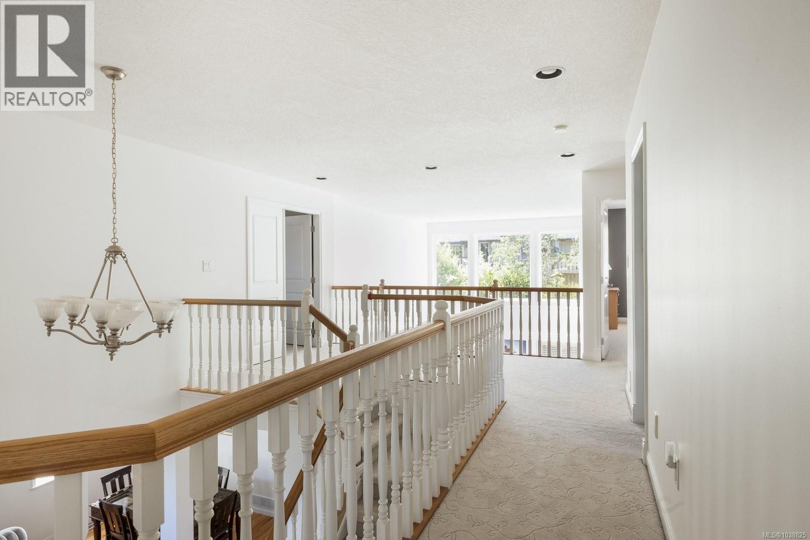 4240 Oakview Pl, Saanich
