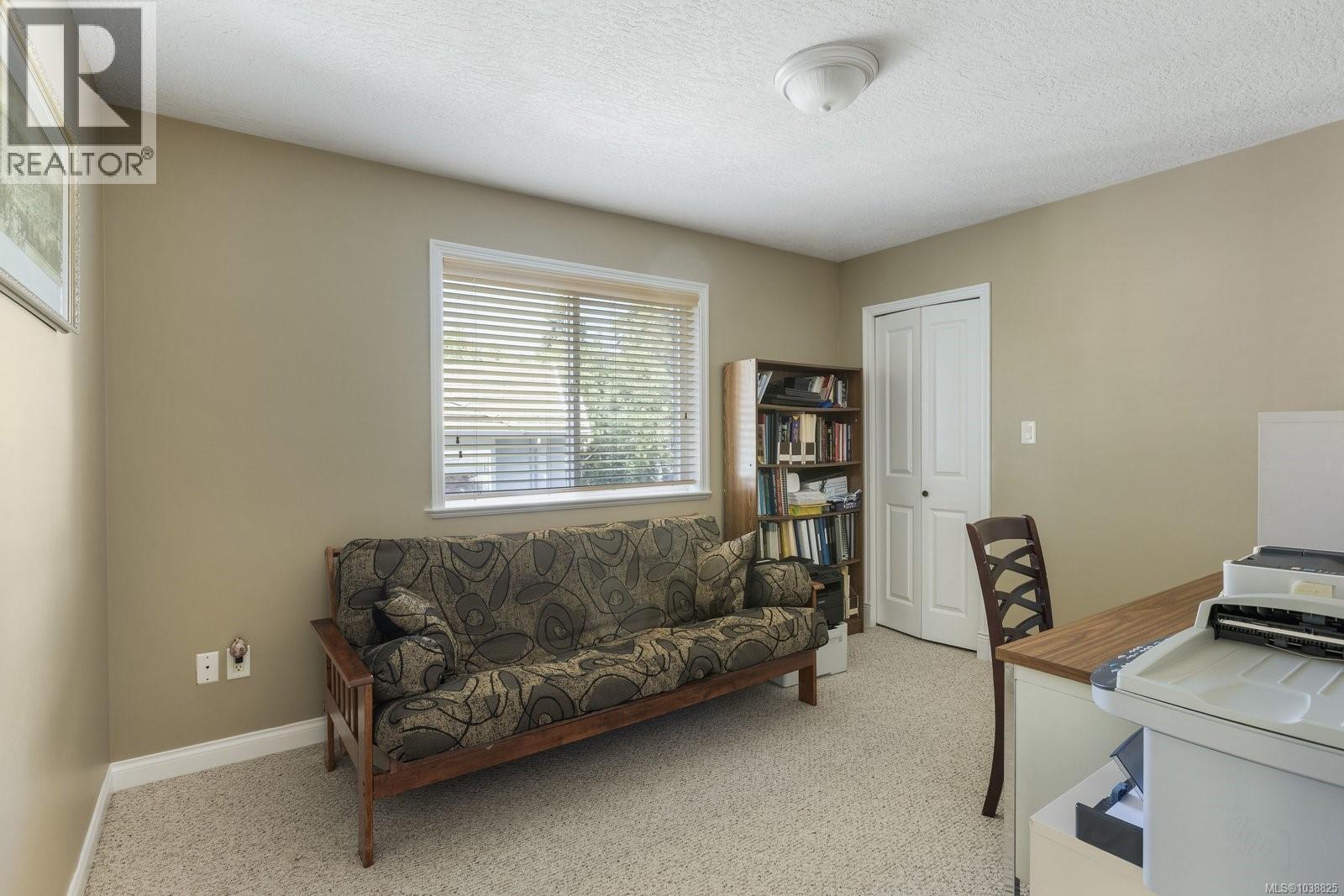 4240 Oakview Pl, Saanich