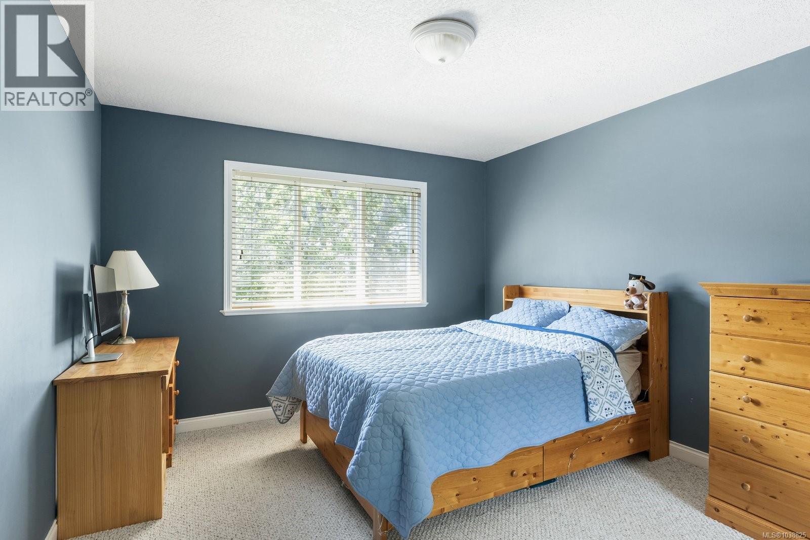 4240 Oakview Pl, Saanich