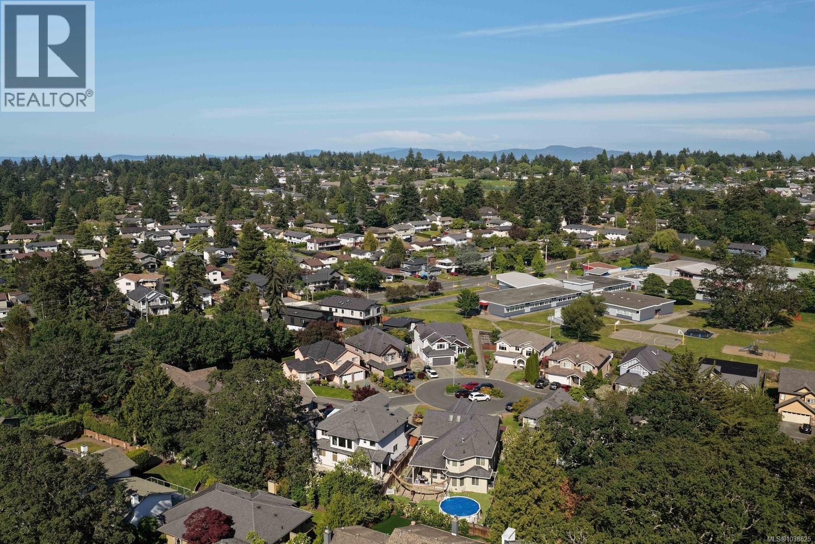 4240 Oakview Pl, Saanich