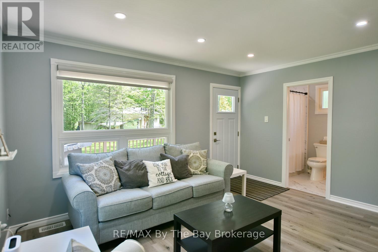 23 SUNNIDALE ROAD N - 11