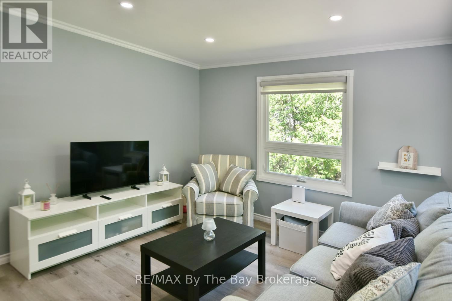 23 SUNNIDALE ROAD N - 12