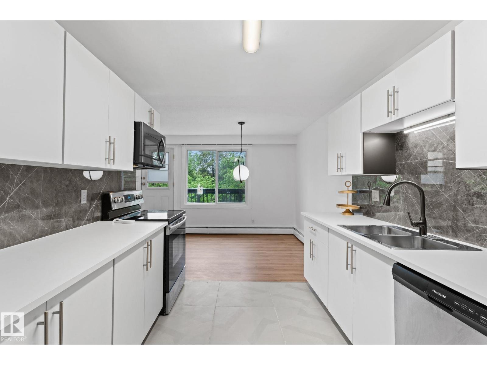 #202 7815 159 ST NW - 9