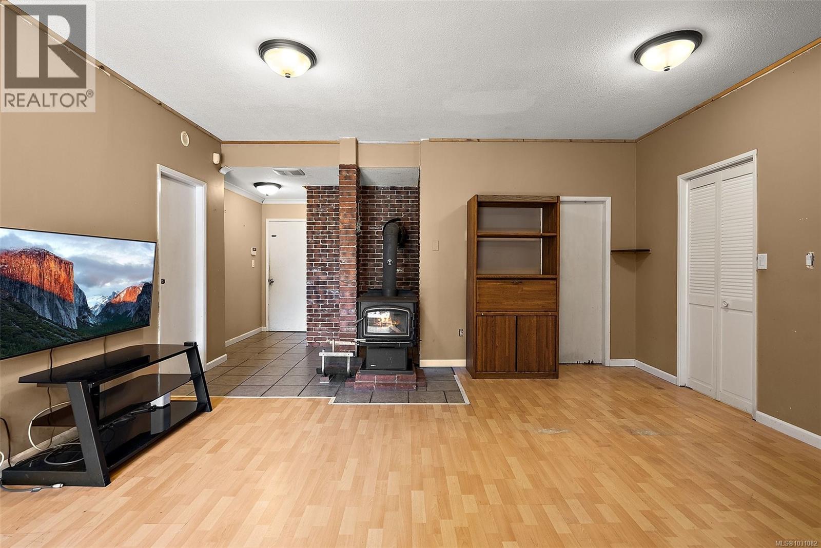 1413 Beatty St, Esquimalt