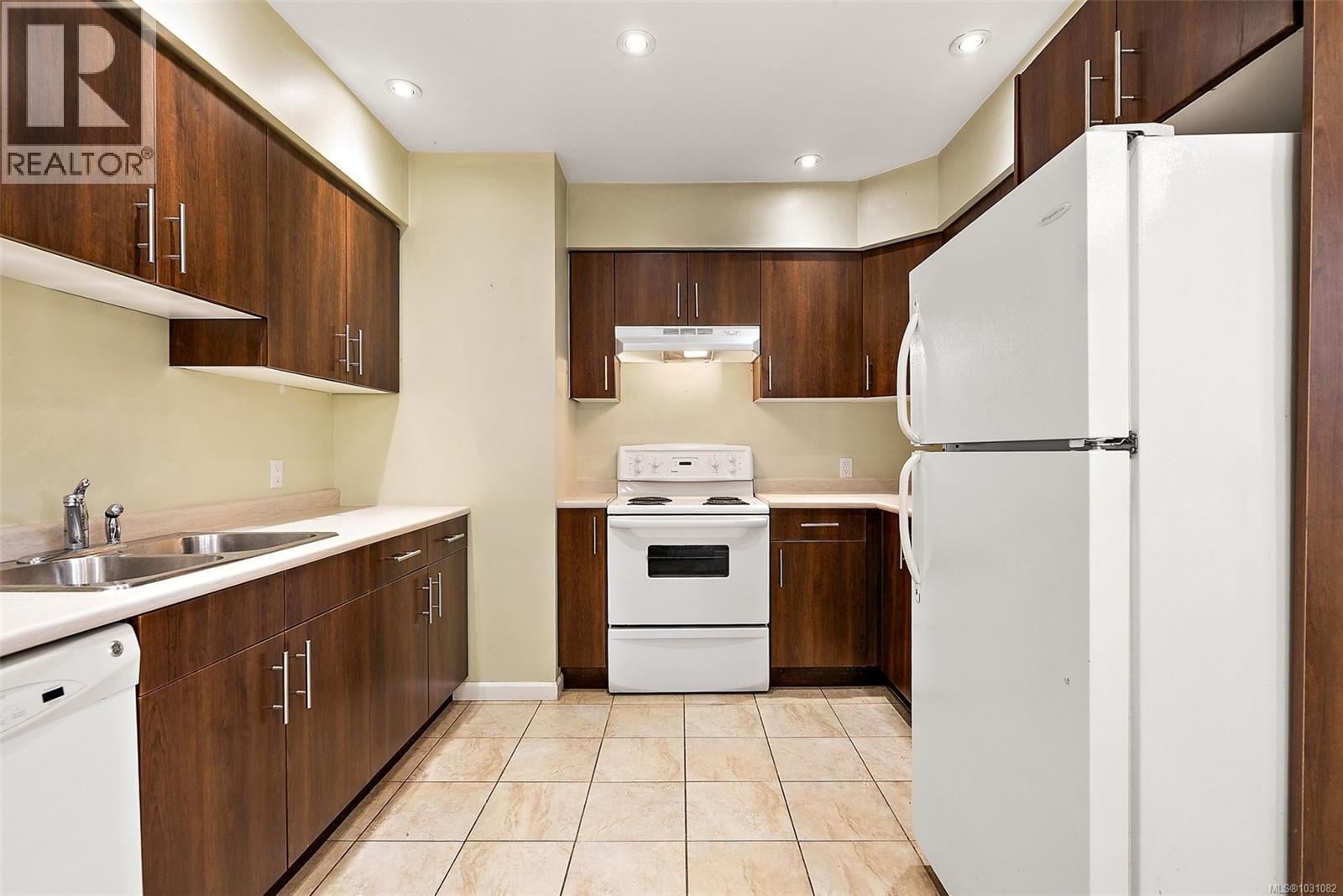 1413 Beatty St, Esquimalt