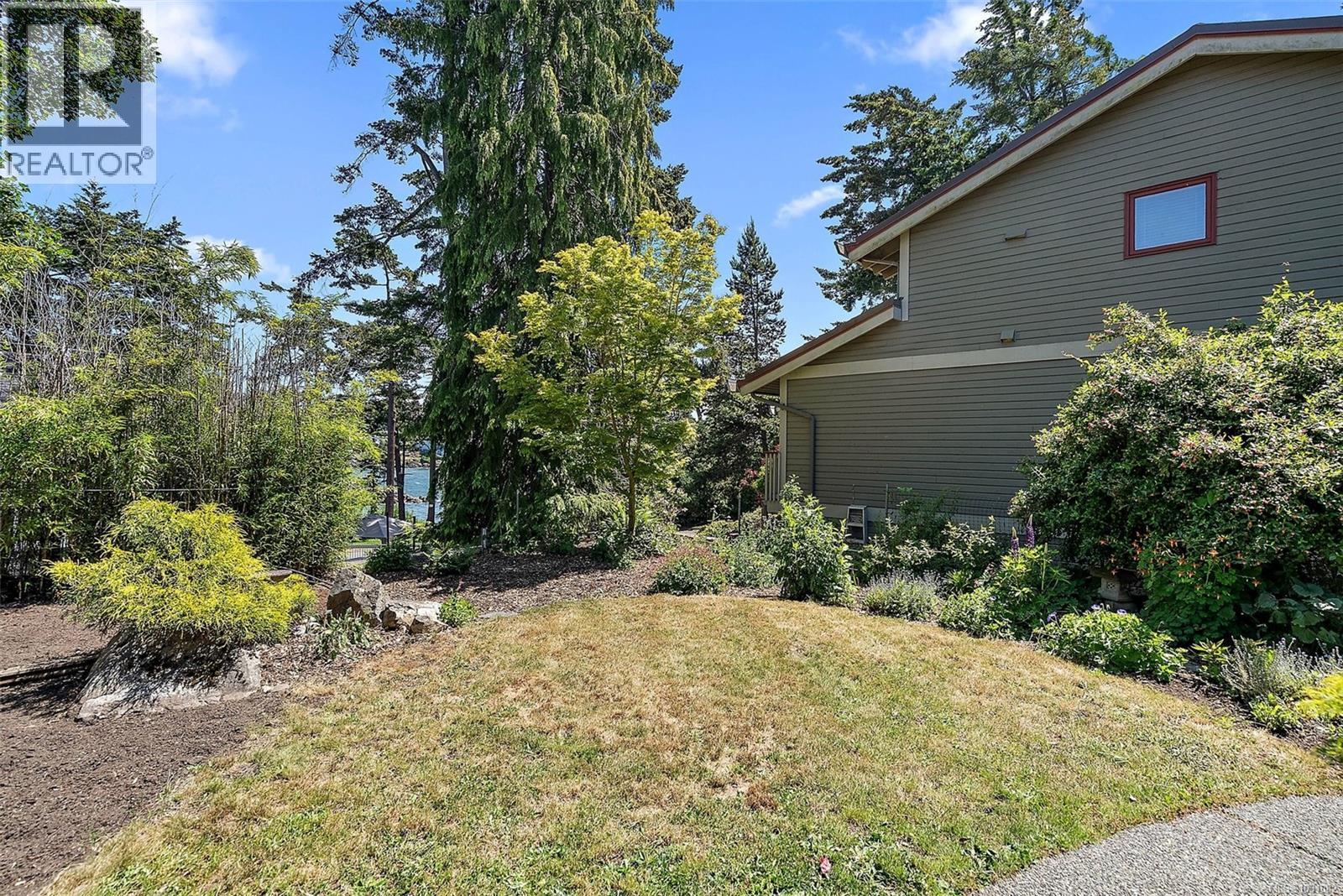 1413 Beatty St, Esquimalt