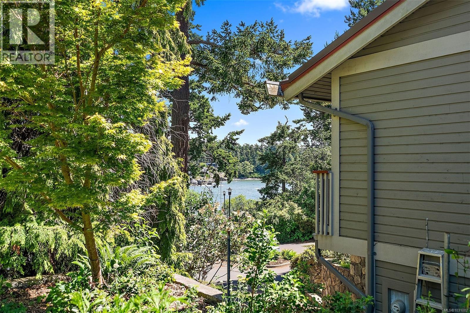 1413 Beatty St, Esquimalt