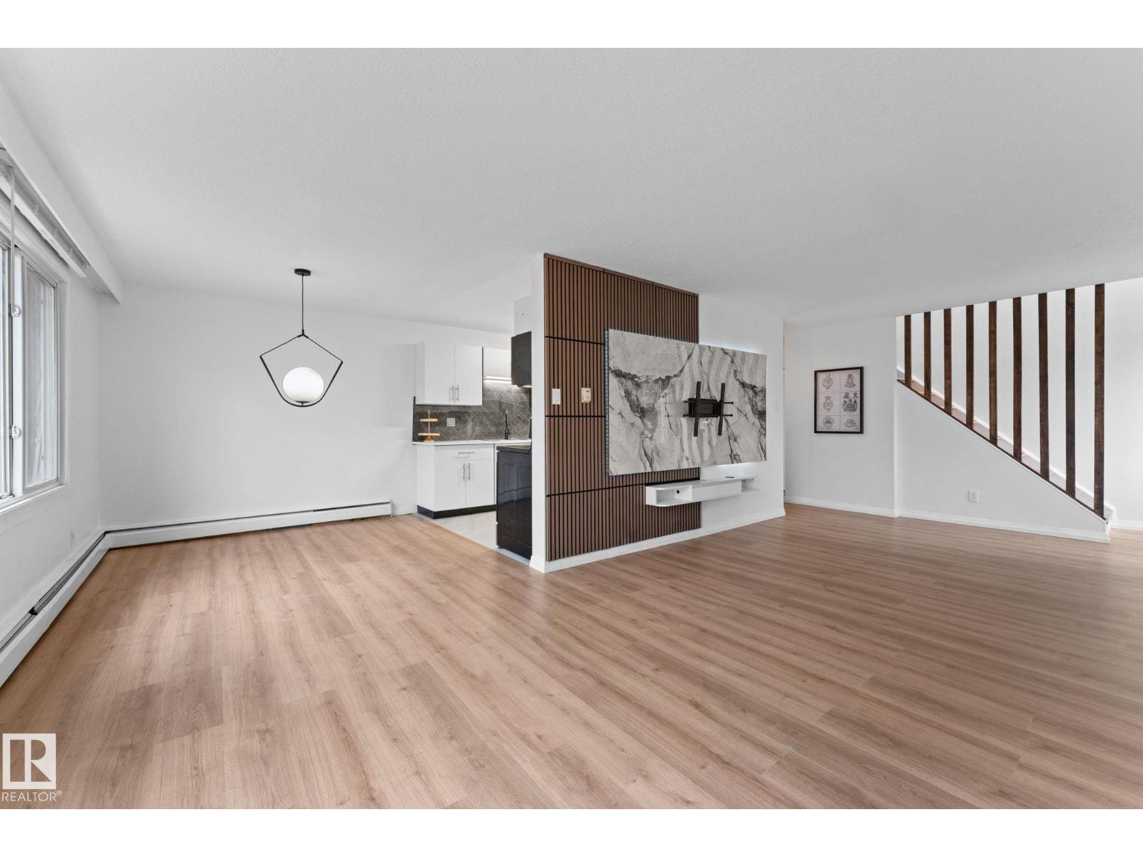 #202 7815 159 ST NW - 7