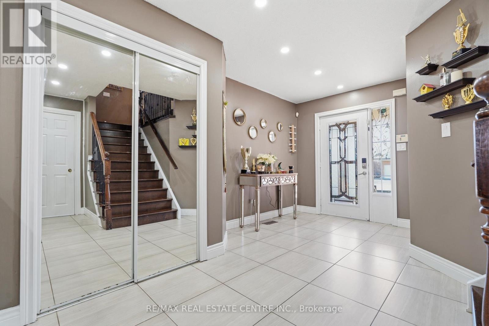 110 GREEN GATE BOULEVARD - 12