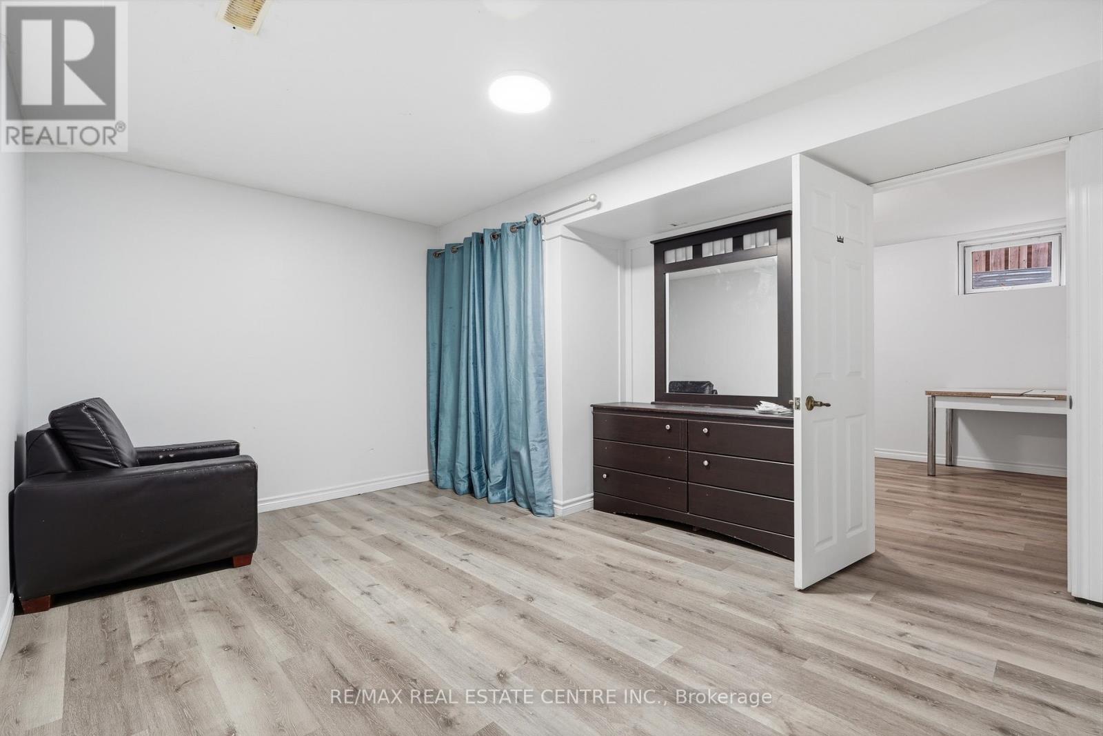110 GREEN GATE BOULEVARD - 21