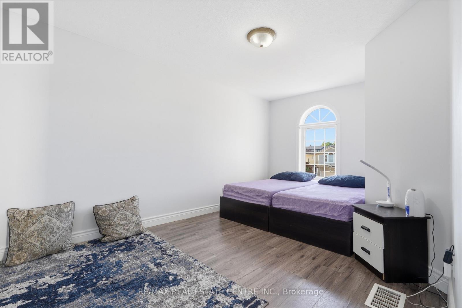 110 GREEN GATE BOULEVARD - 26