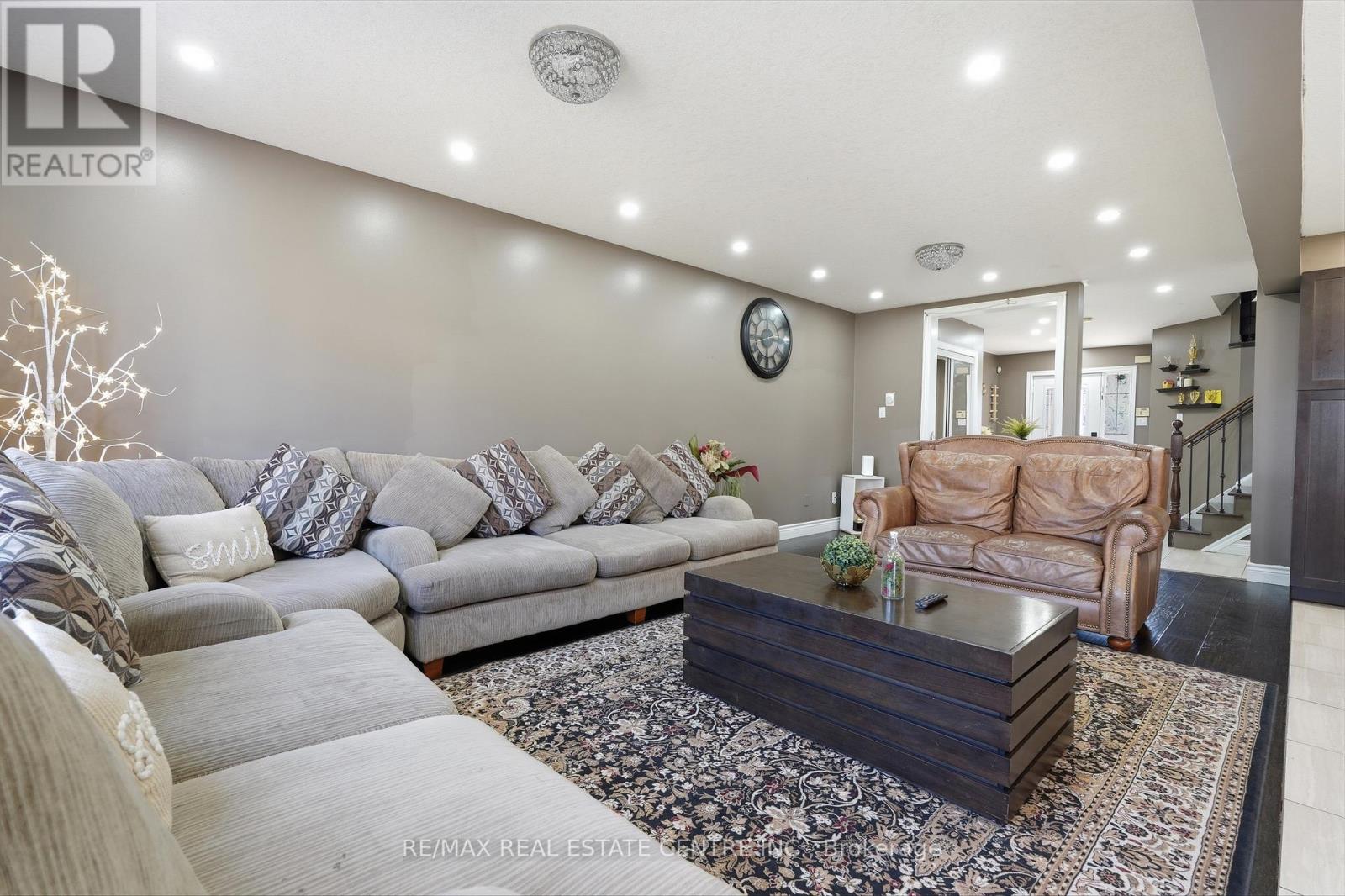 110 GREEN GATE BOULEVARD - 5