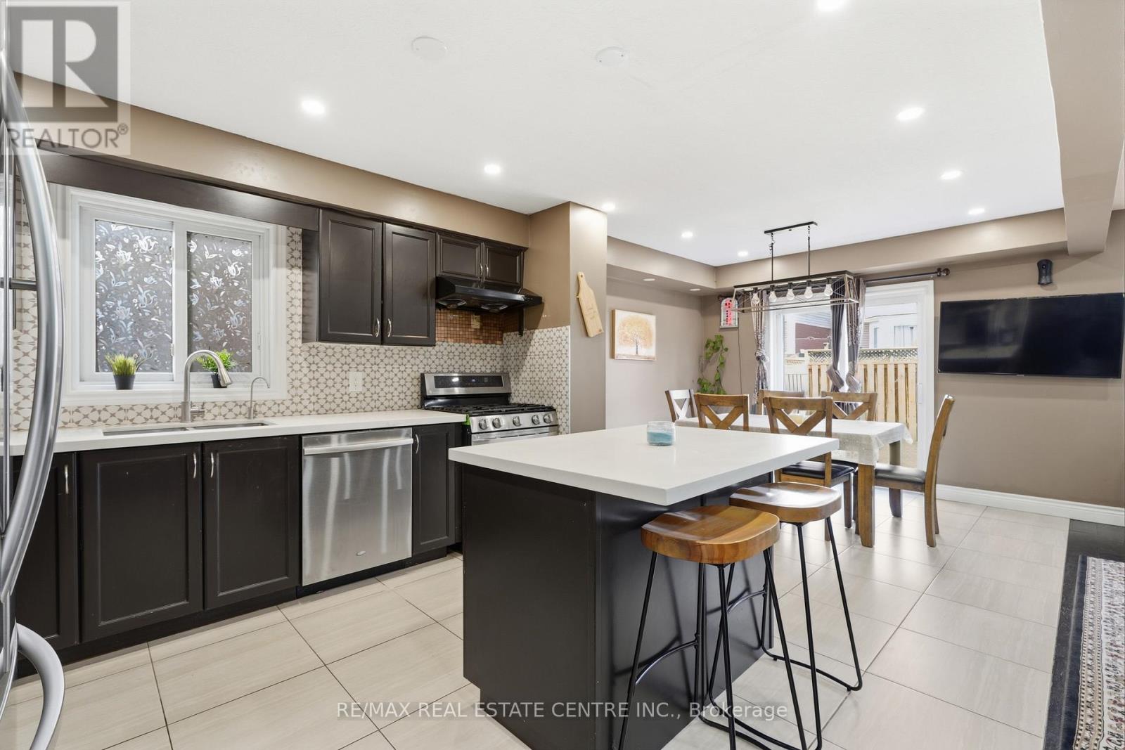 110 GREEN GATE BOULEVARD - 7