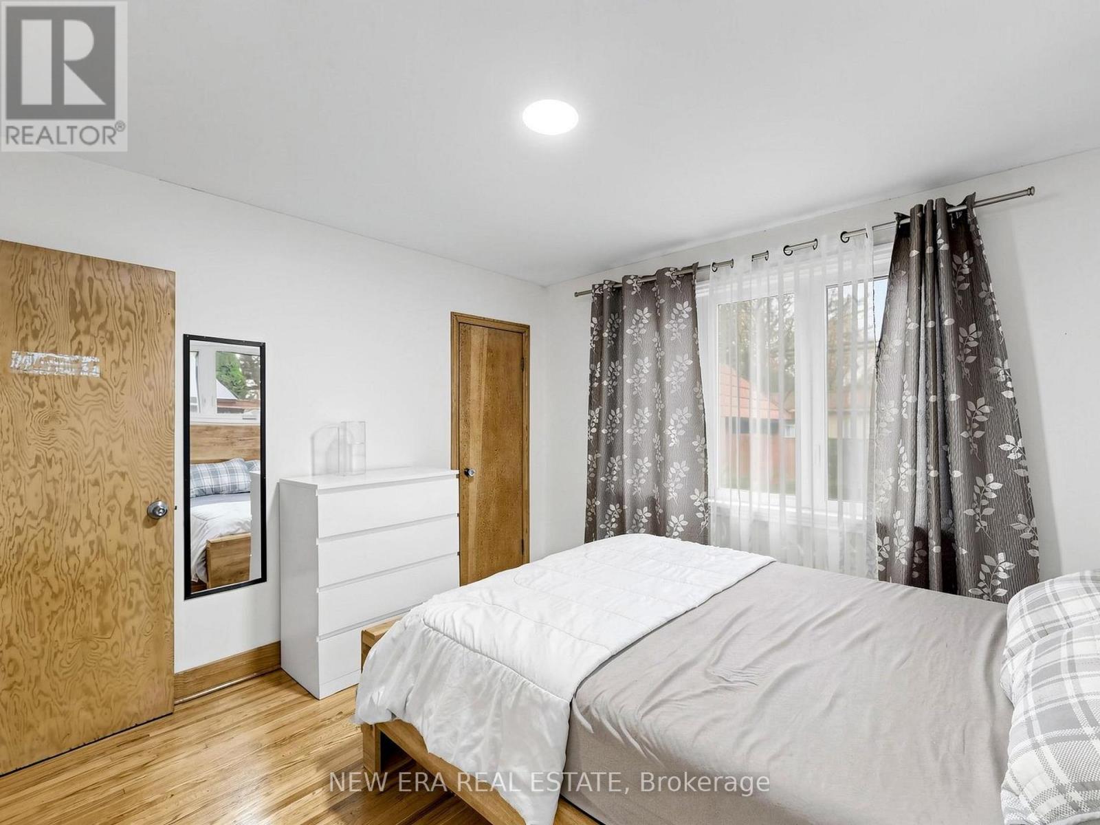 48 CHRISTOPHER DRIVE - 24