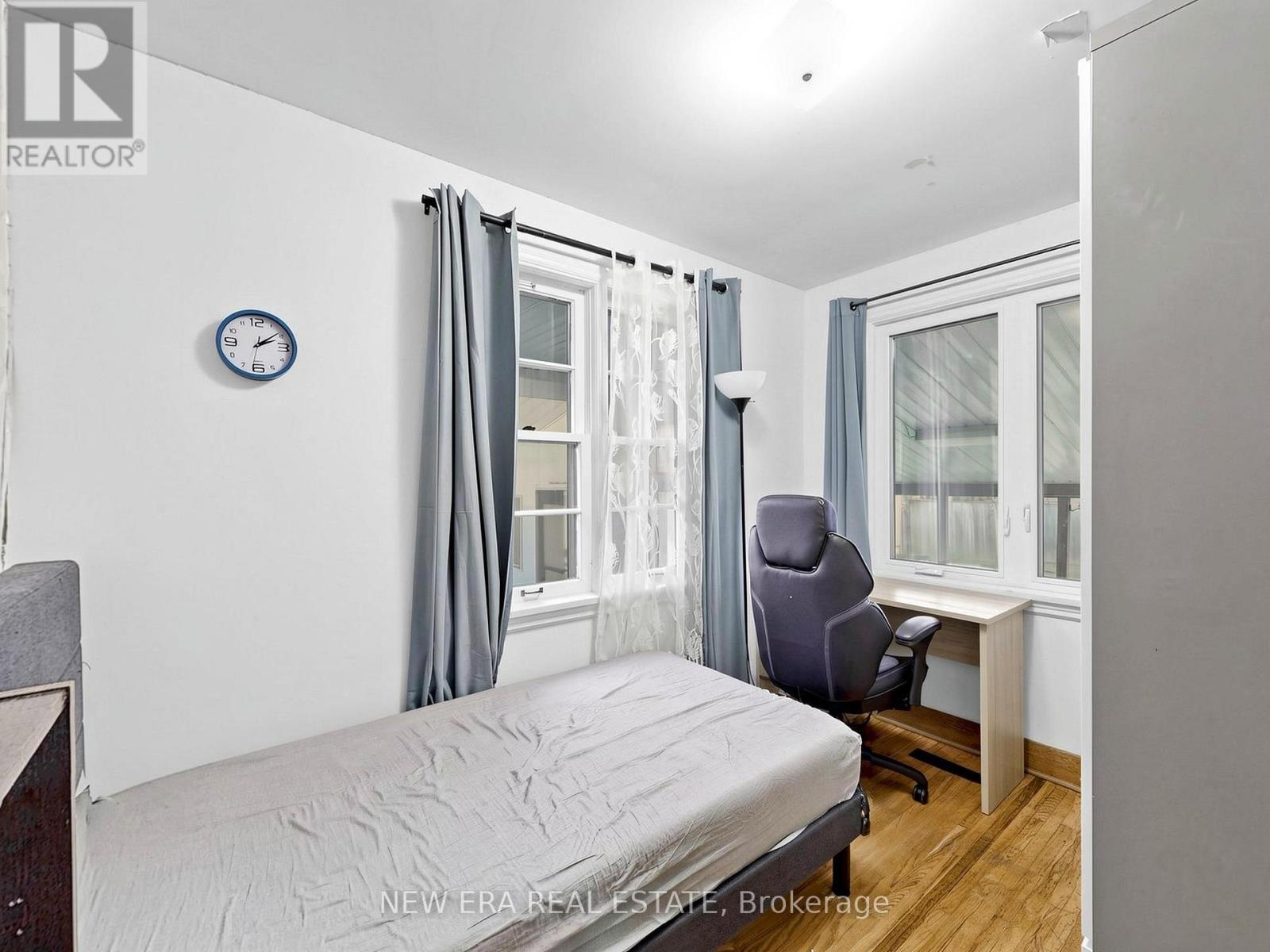 48 CHRISTOPHER DRIVE - 26