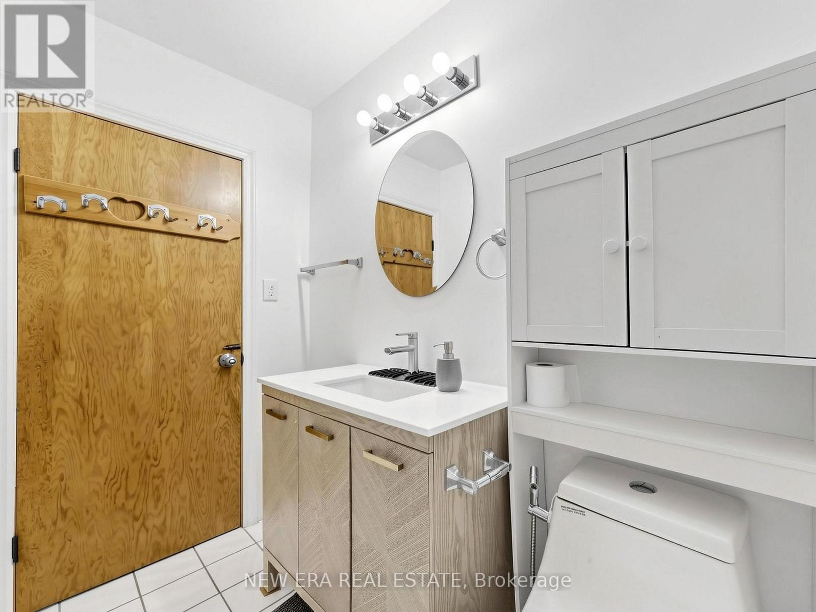 48 CHRISTOPHER DRIVE - 33