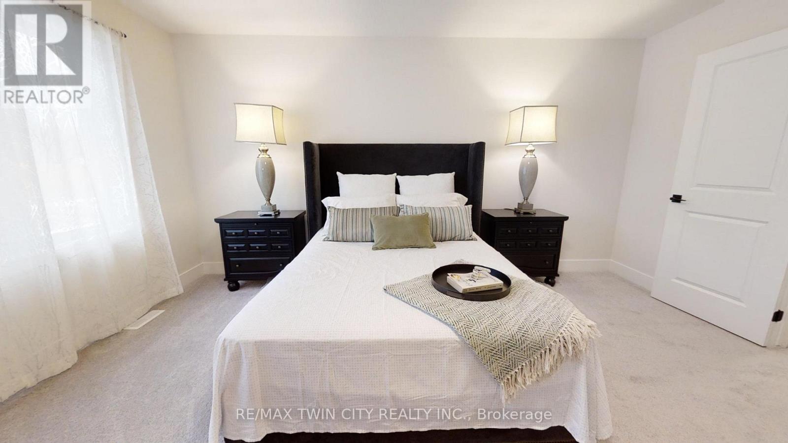 147 JULIE CRESCENT - 22