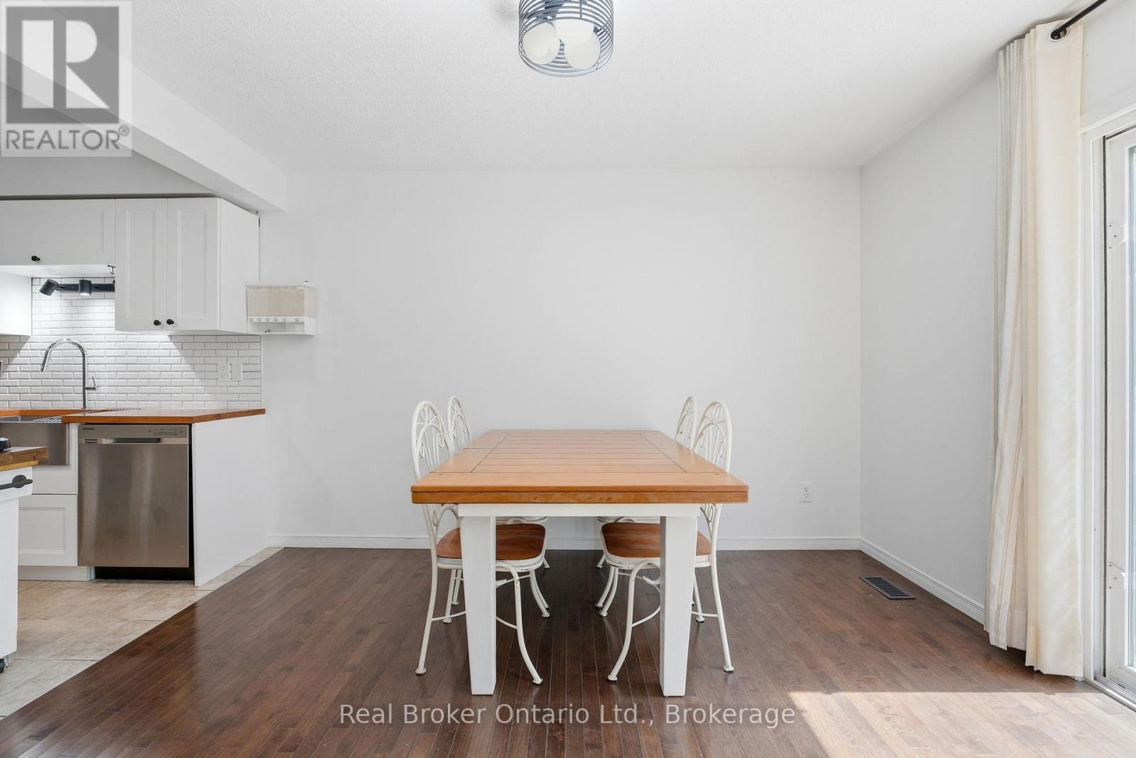 #19 10 FALLOWFIELD DRIVE - 11