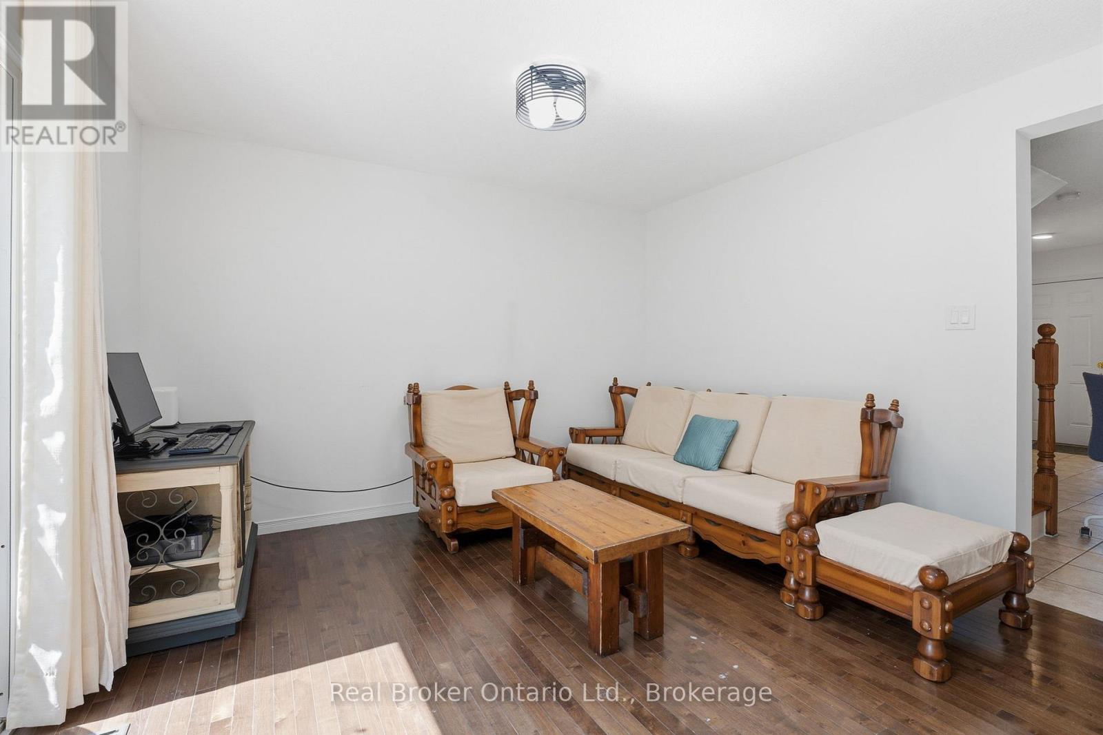 #19 10 FALLOWFIELD DRIVE - 13